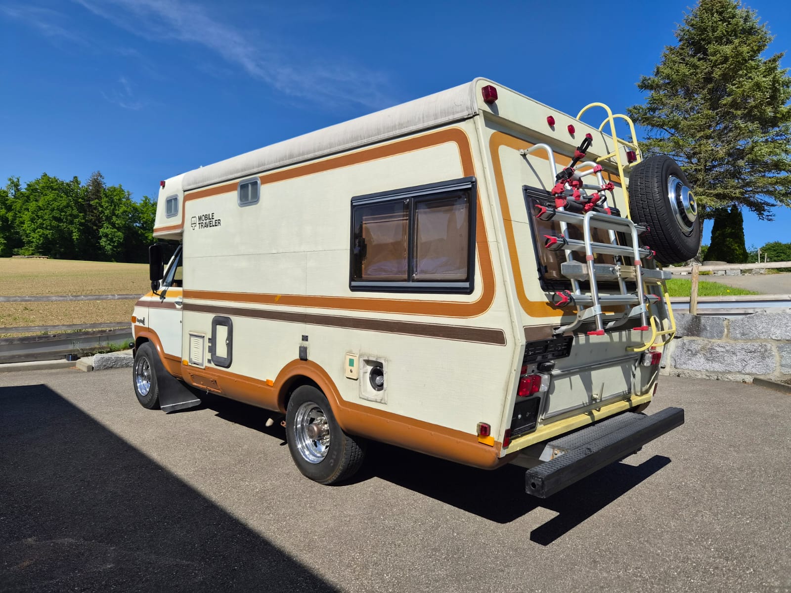 CHEVROLET G-Van-image-2