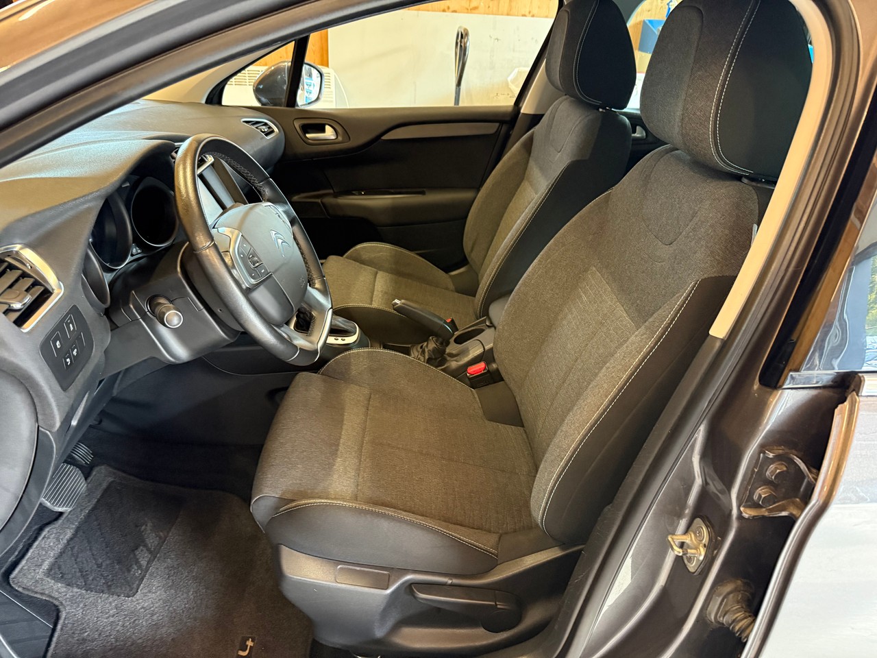 CITROEN C4 1.2 Pure Tech Feel Edition Automatic-image-6