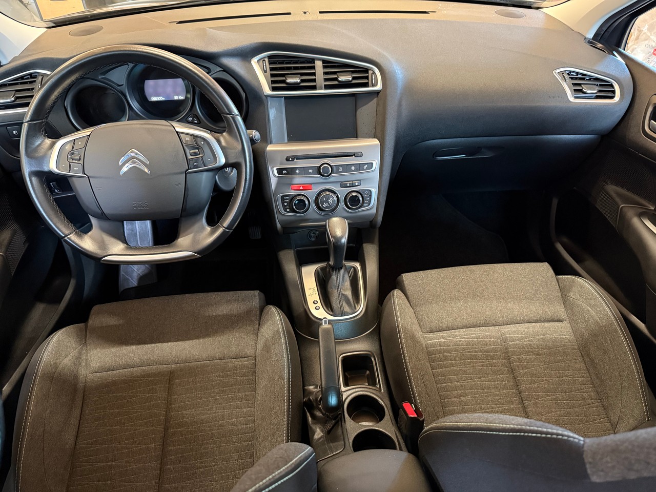 CITROEN C4 1.2 Pure Tech Feel Edition Automatic-image-8