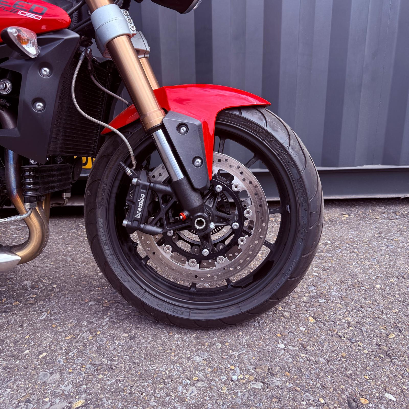 TRIUMPH Speed Triple 1050 ABS-image-8