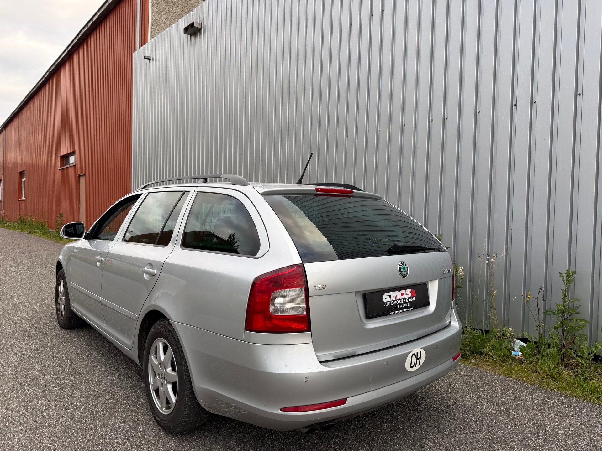 SKODA Octavia Combi 1.8 TSI Elegance DSG-image-4
