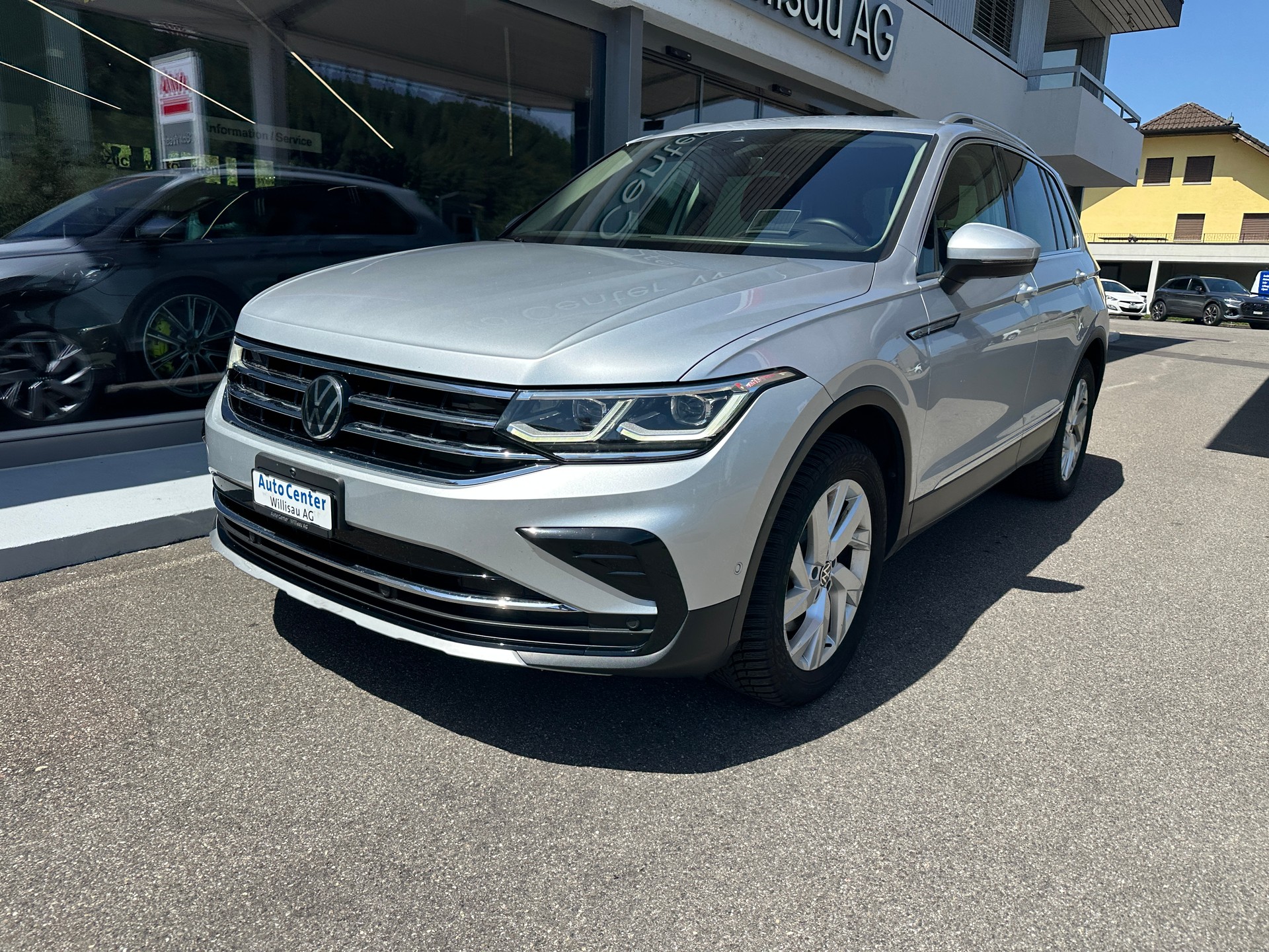 VW Tiguan 2.0 TDI SCR Elegance 4Motion DSG-showroom-element-2