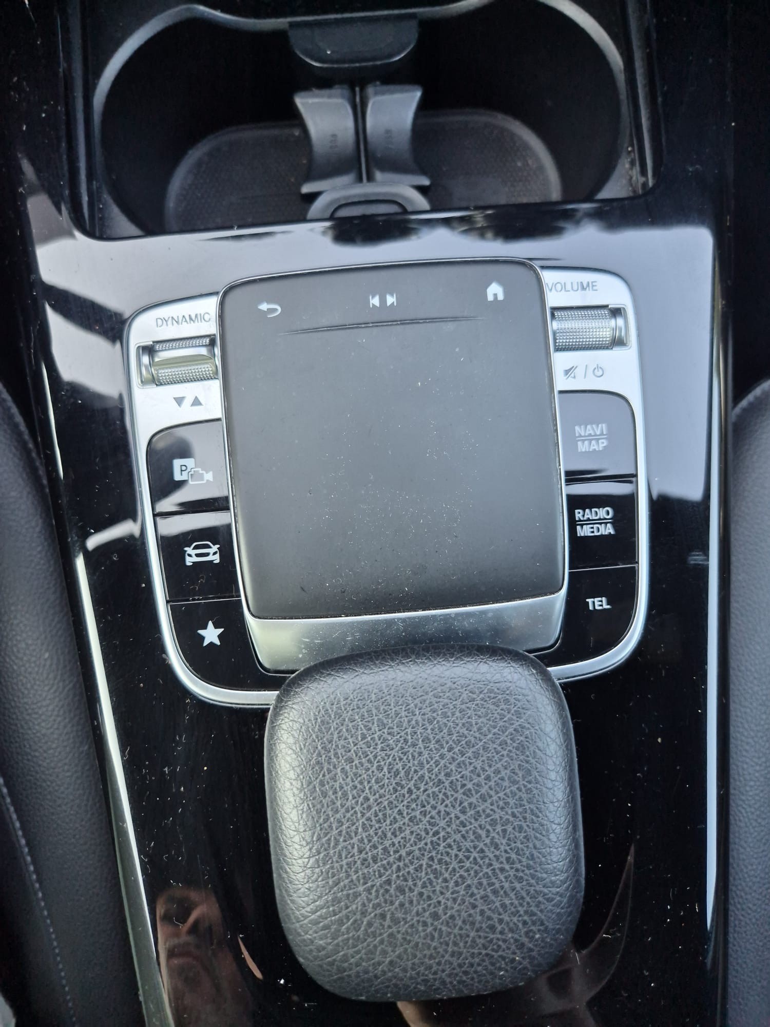 MERCEDES-BENZ A 180 d Style 7G-DCT-image-10