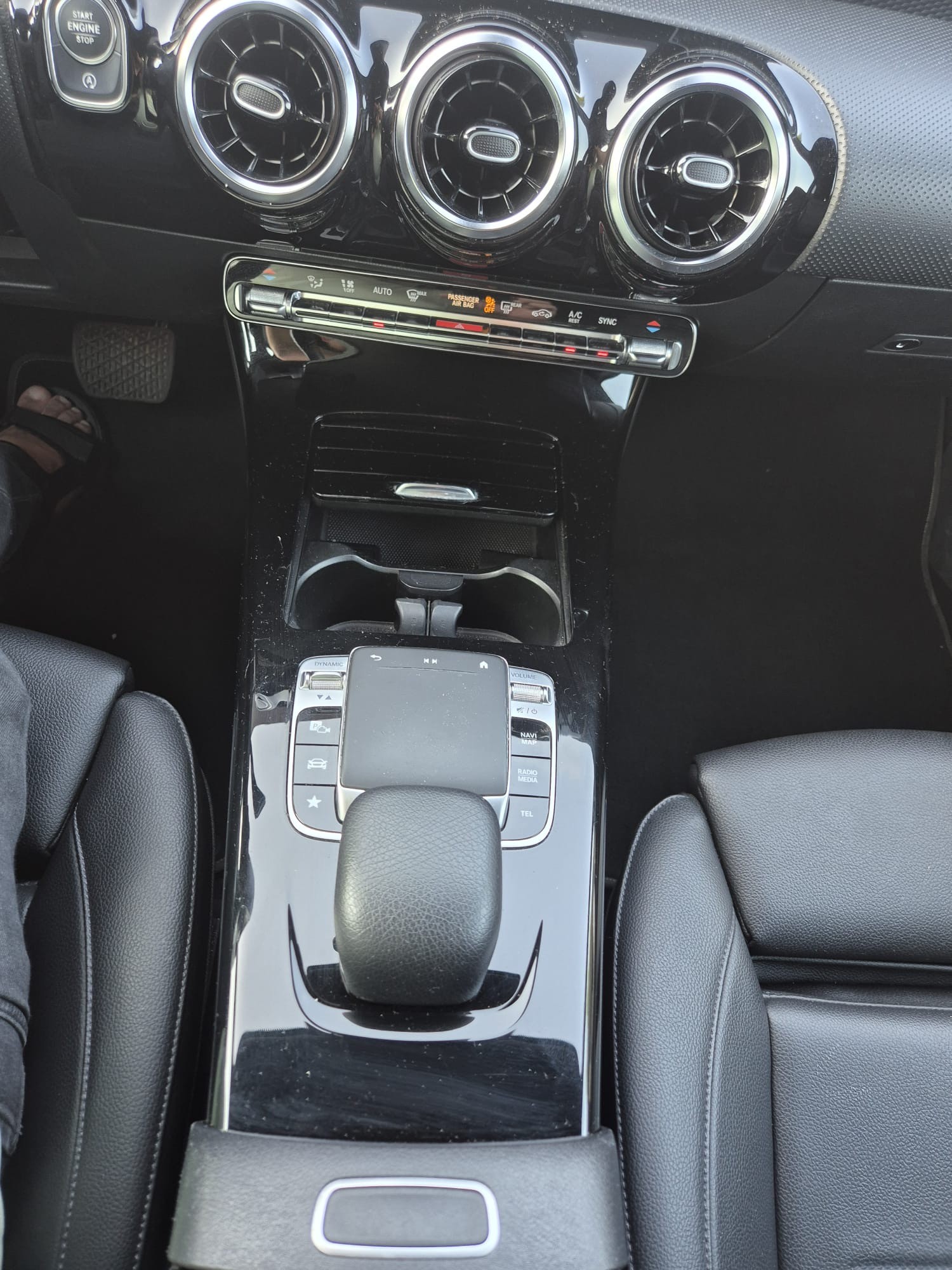 MERCEDES-BENZ A 180 d Style 7G-DCT-image-9