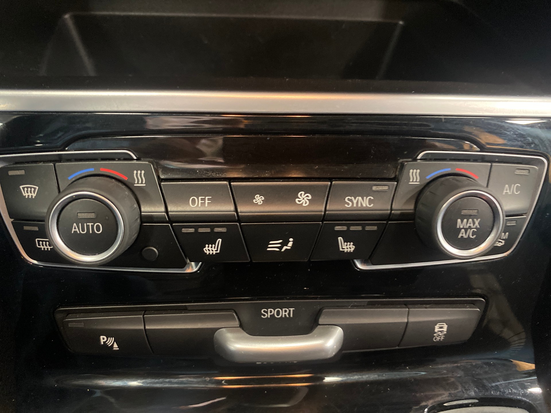 BMW 220d xDrive Gran Tourer Steptronic Sport Line-image-13