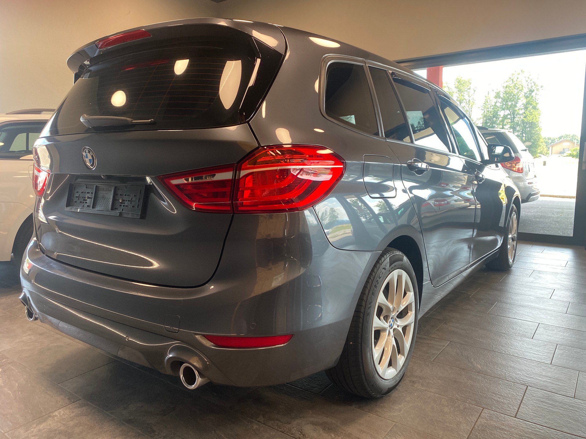 BMW 220d xDrive Gran Tourer Steptronic Sport Line-showroom-element-2