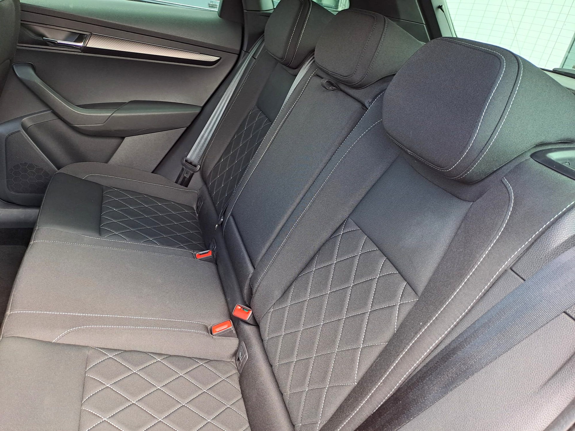SKODA Karoq 1.5 TSI ACT SportLine DSG-image-8