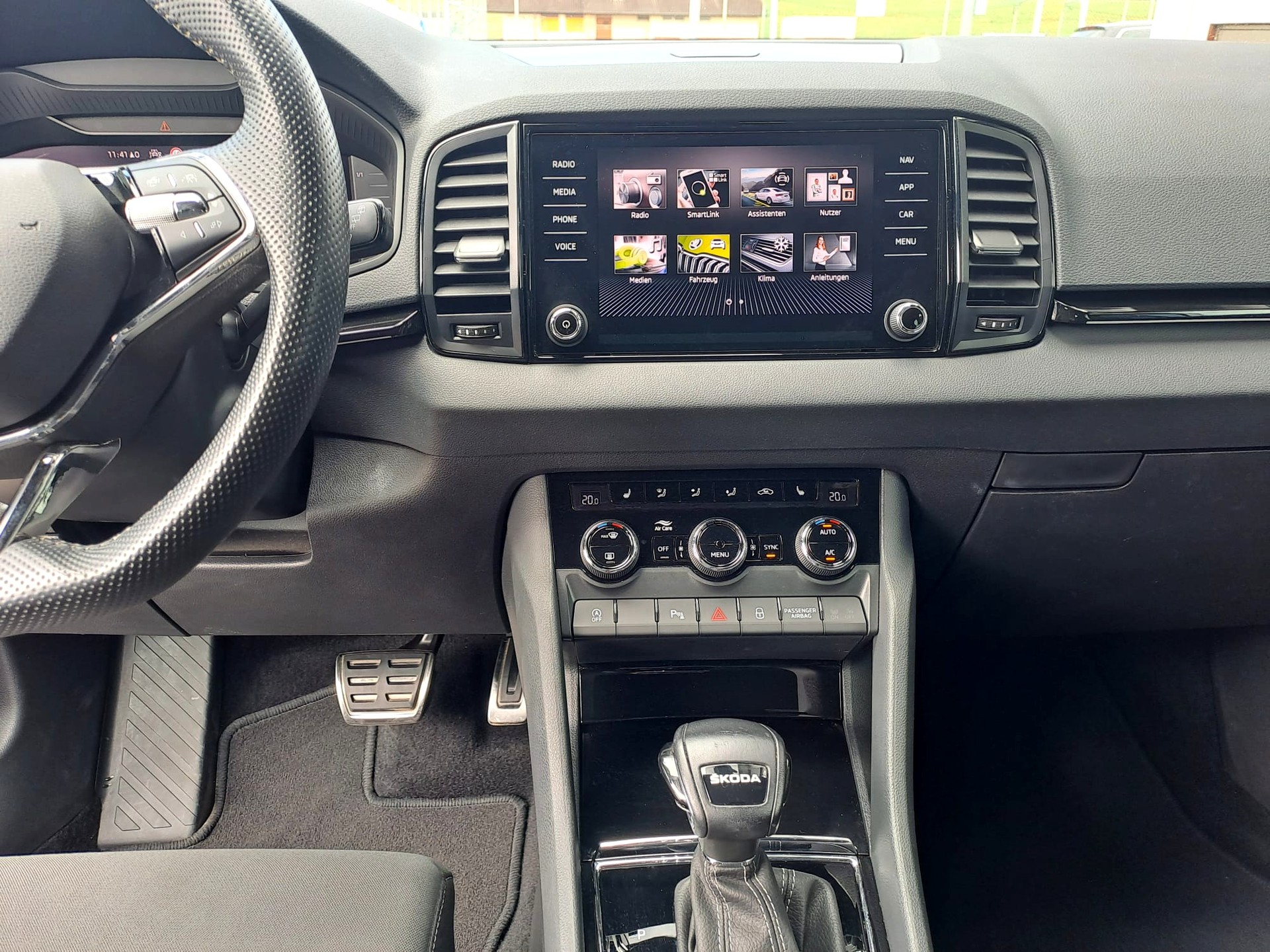 SKODA Karoq 1.5 TSI ACT SportLine DSG-image-11
