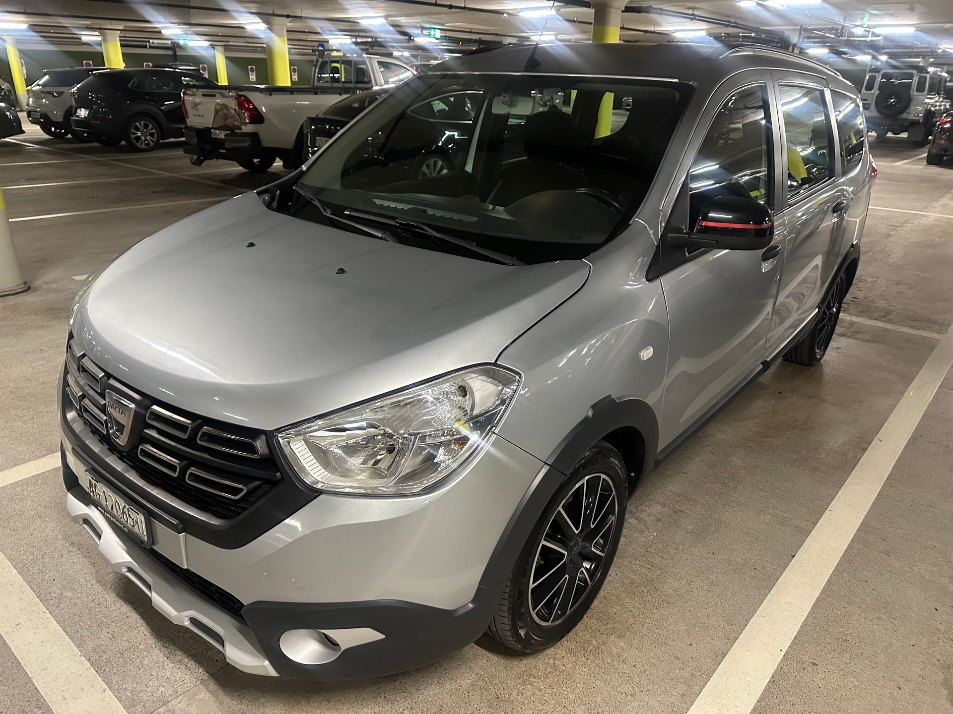 DACIA Lodgy TCE 130 Stepway 7PL-image-1