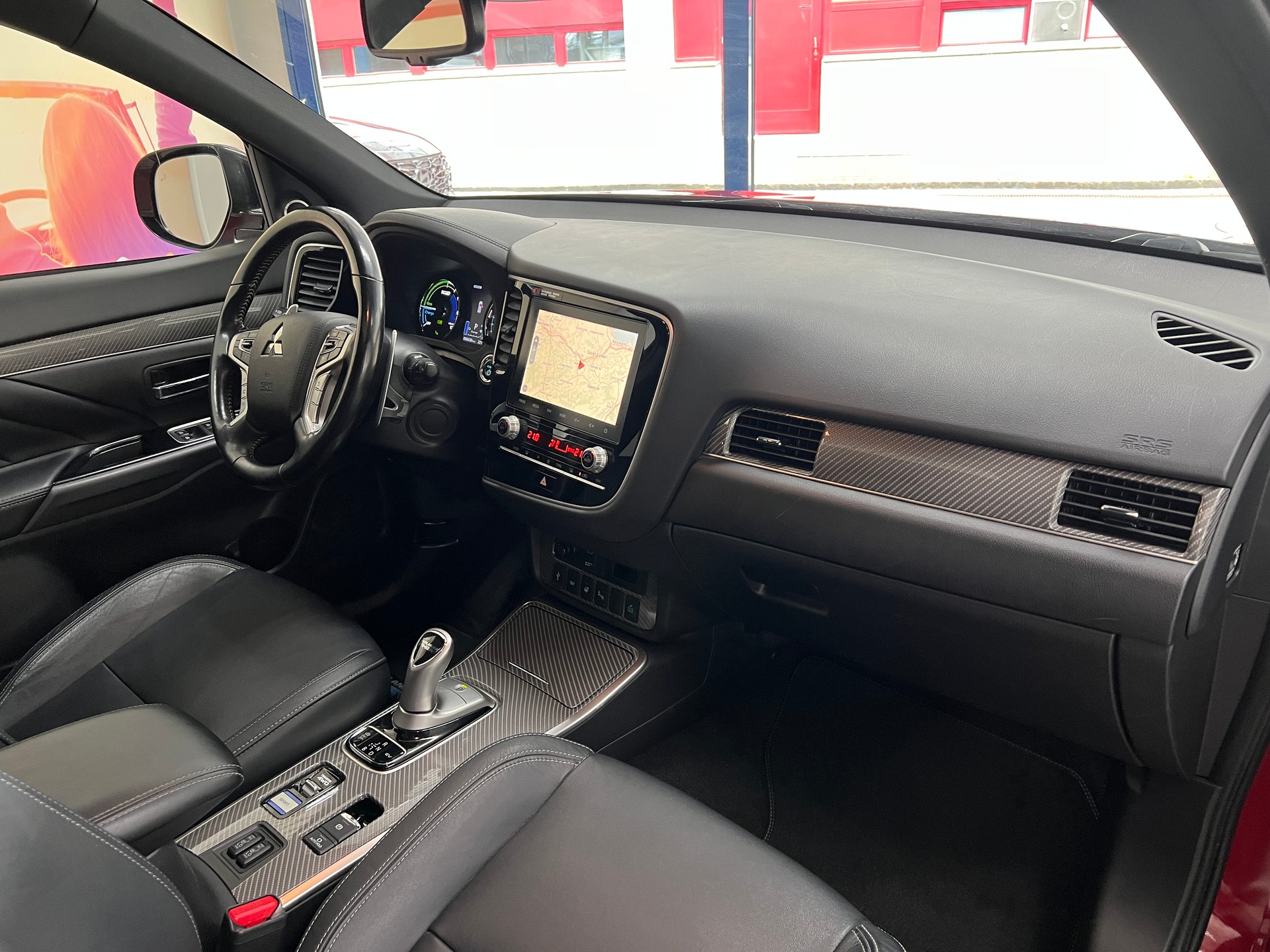 MITSUBISHI Outlander 2.4 PHEV Diamond S-Edition 4WD Automatic-image-8