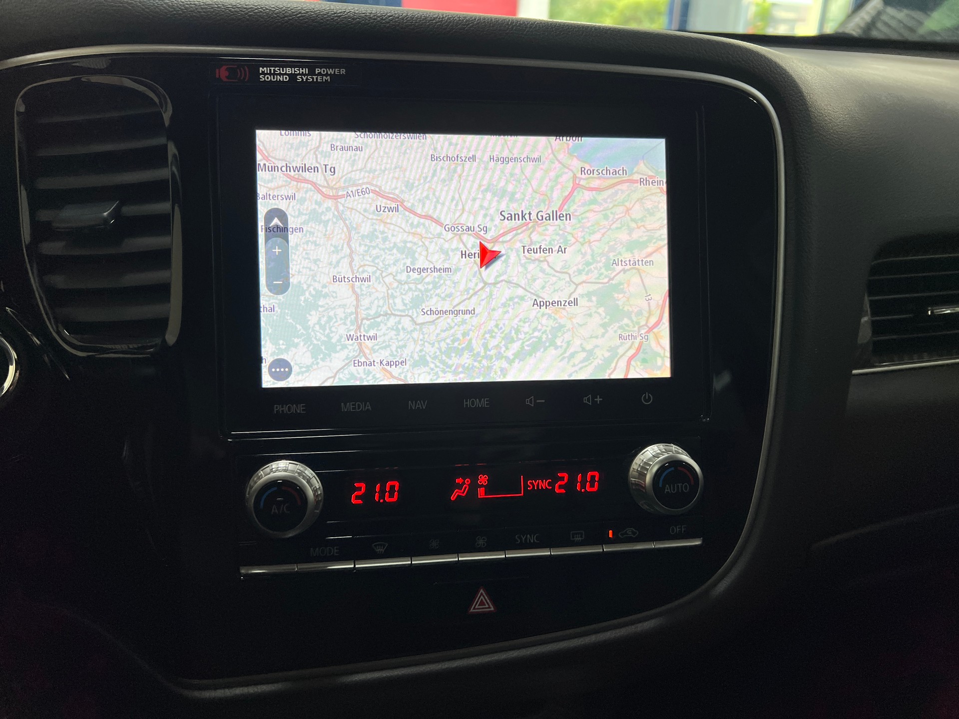 MITSUBISHI Outlander 2.4 PHEV Diamond S-Edition 4WD Automatic-image-14