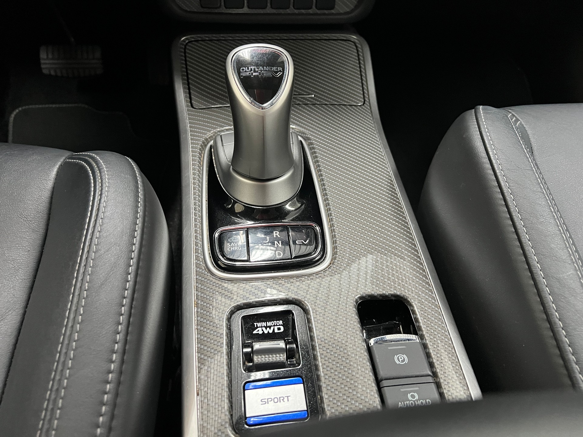 MITSUBISHI Outlander 2.4 PHEV Diamond S-Edition 4WD Automatic-image-13
