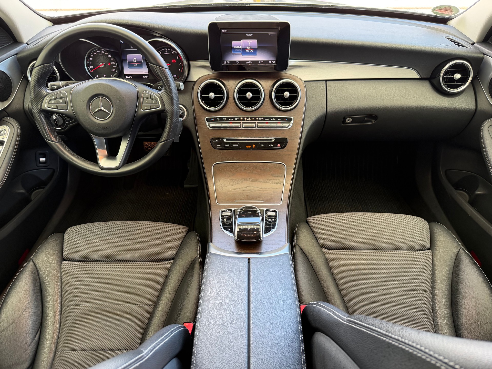 MERCEDES-BENZ C 200 Exclusive 4Matic 7G-Tronic-image-19