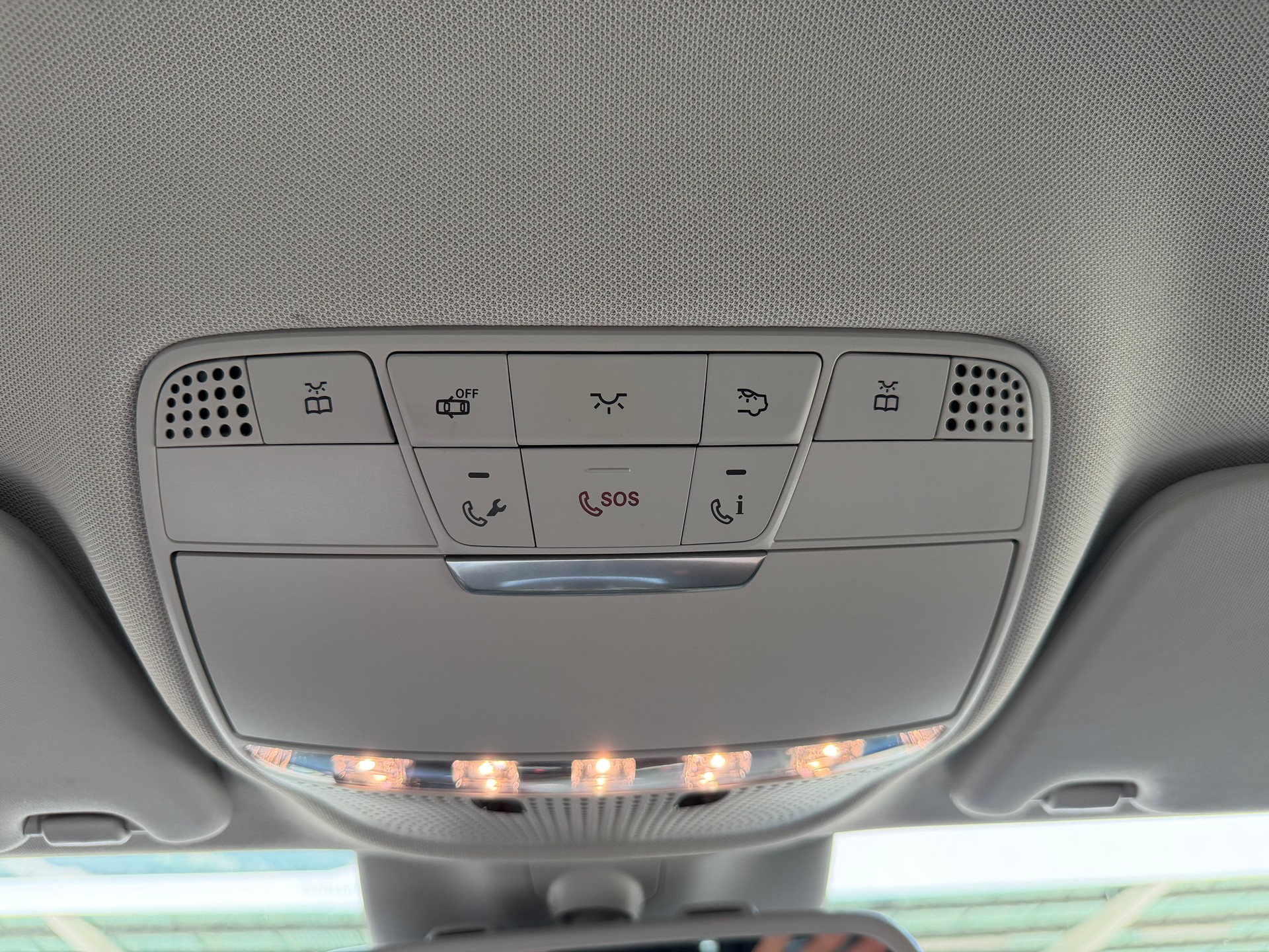 MERCEDES-BENZ C 200 Exclusive 4Matic 7G-Tronic-image-31