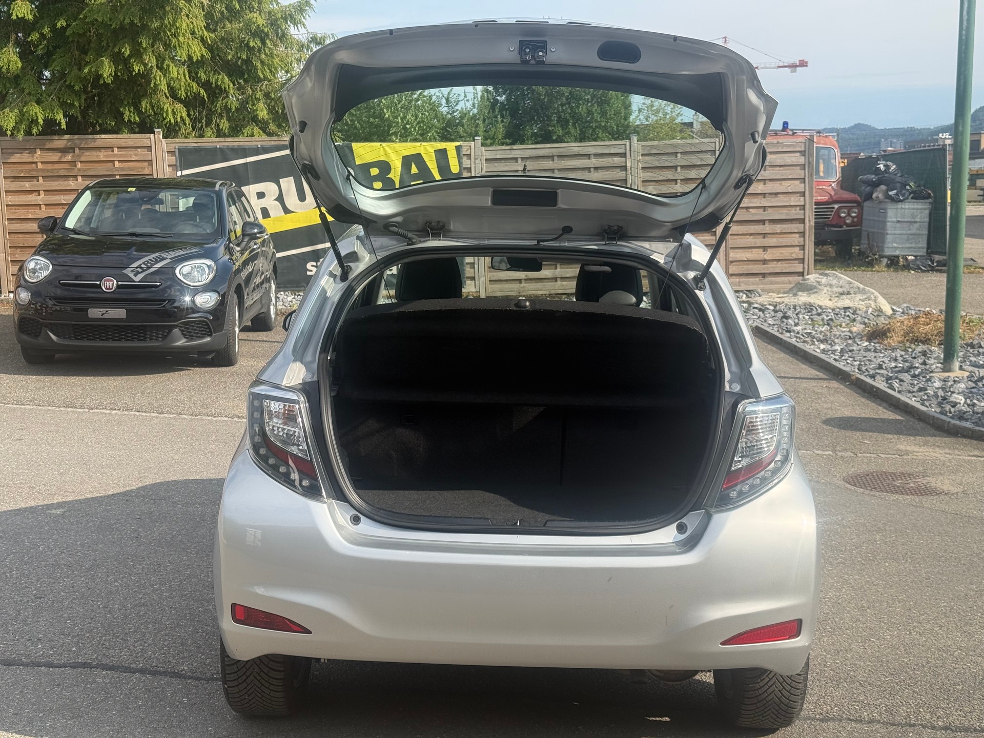TOYOTA Yaris 1.5 VVT-i Hybrid Sol Premium CVT (MFK, SERVICE)-image-8
