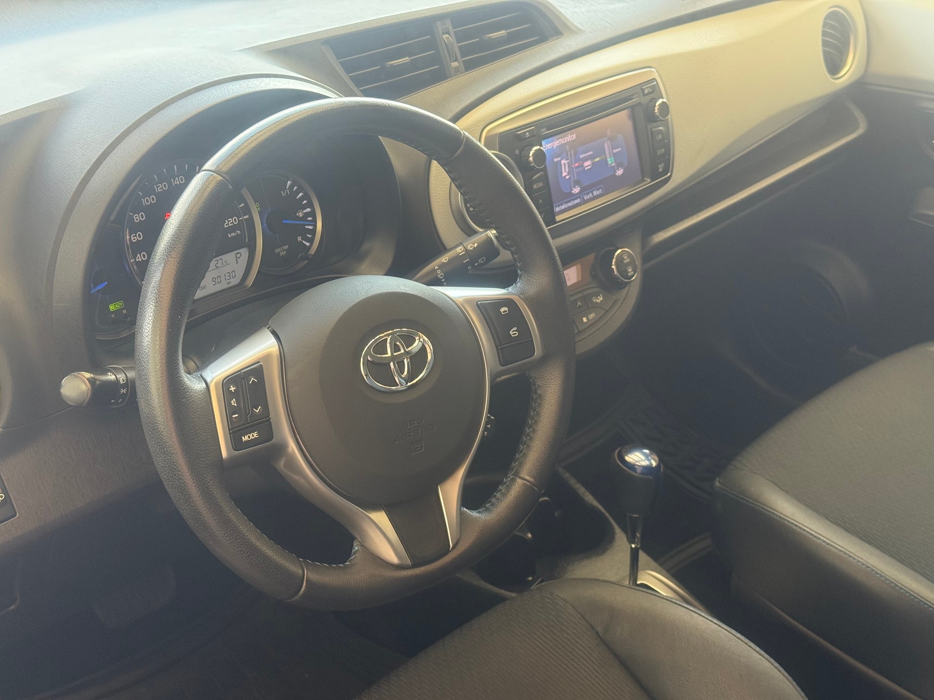 TOYOTA Yaris 1.5 VVT-i Hybrid Sol Premium CVT (MFK, SERVICE)-image-9