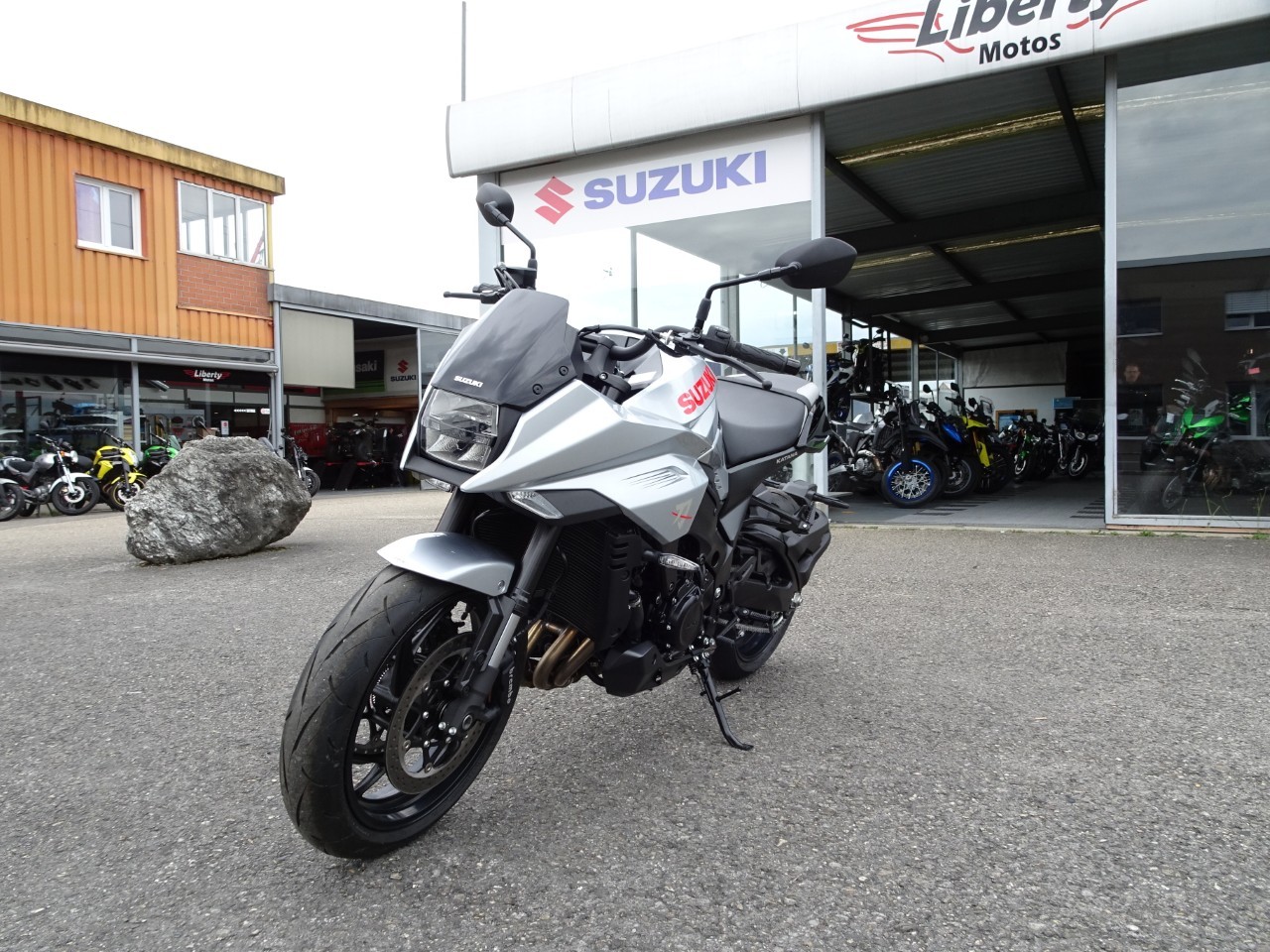 SUZUKI GSX-S 1000 Katana-image-3