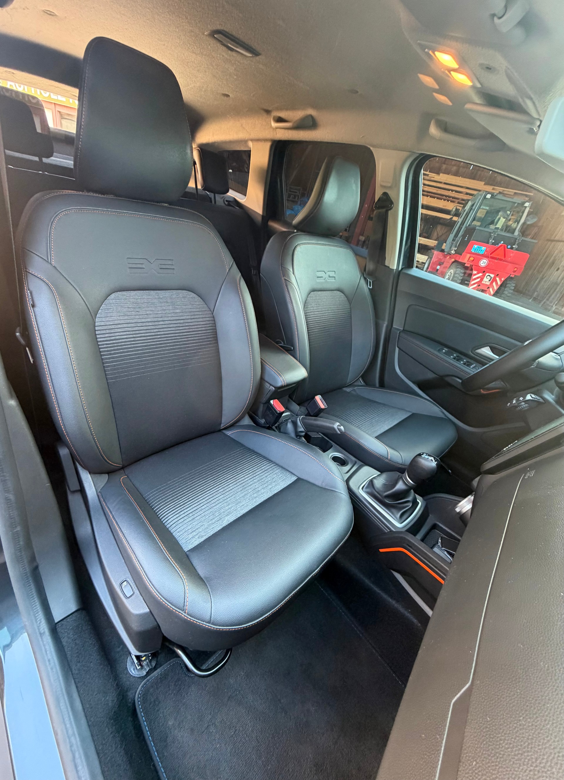 DACIA Duster TCe 150 SWISS EDITION Automatik-image-12