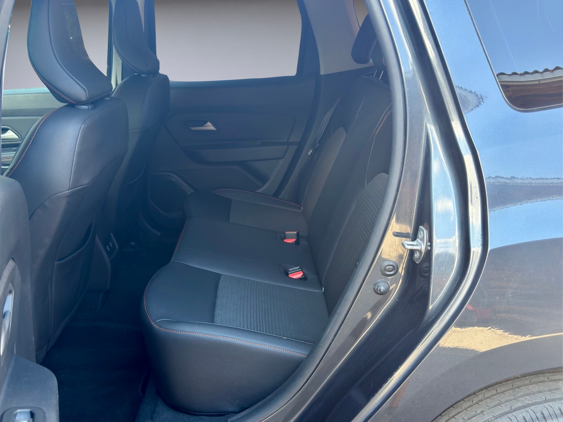 DACIA Duster TCe 150 SWISS EDITION Automatik-image-11
