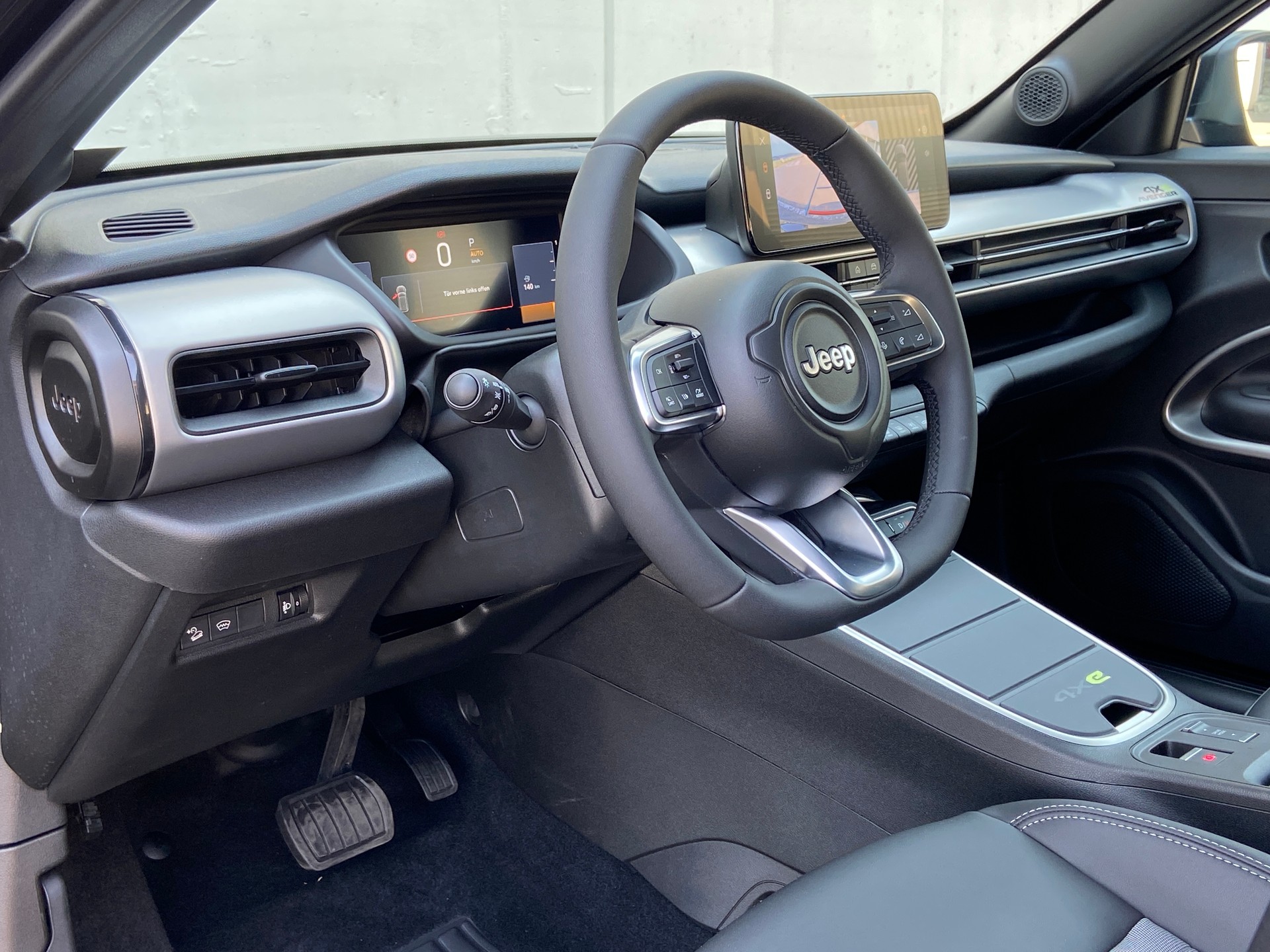 JEEP Avenger 1.2 Turbo MHEV Upland Plus 4xe-showroom-element-3