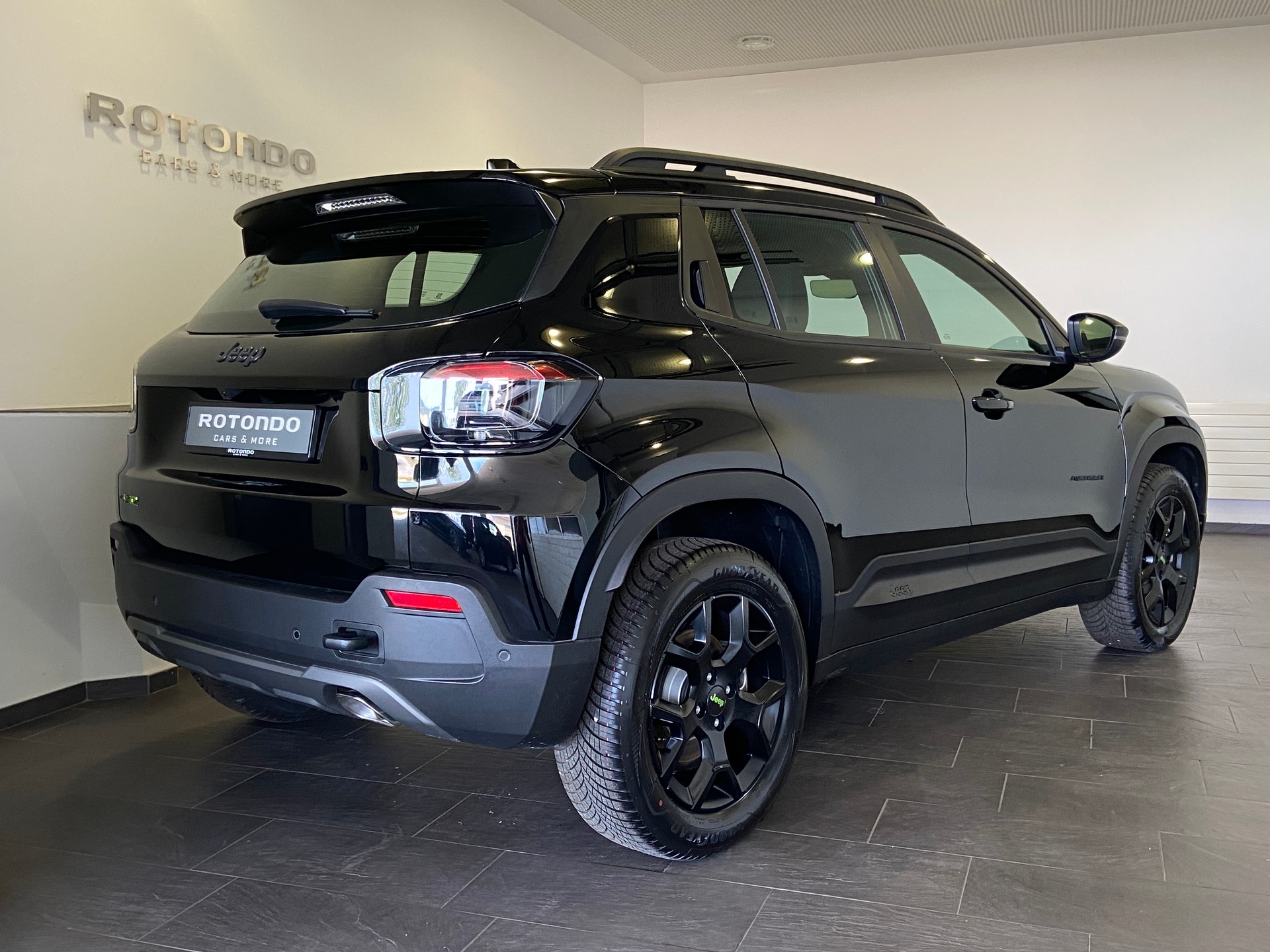 JEEP Avenger 1.2 Turbo MHEV Upland Plus 4xe-showroom-element-1