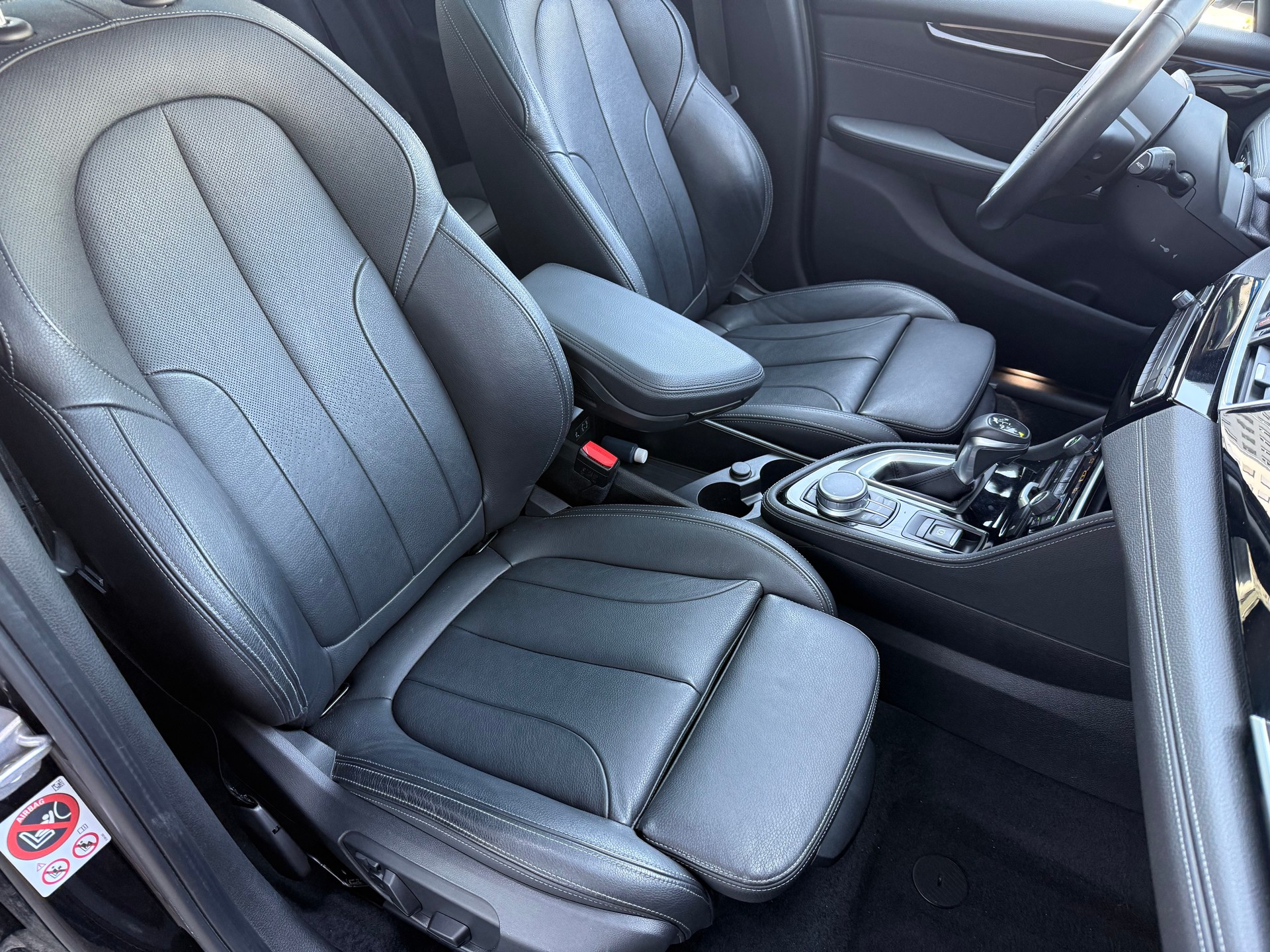 BMW 220d xDrive Active Tourer Sport Line Steptronic-image-11