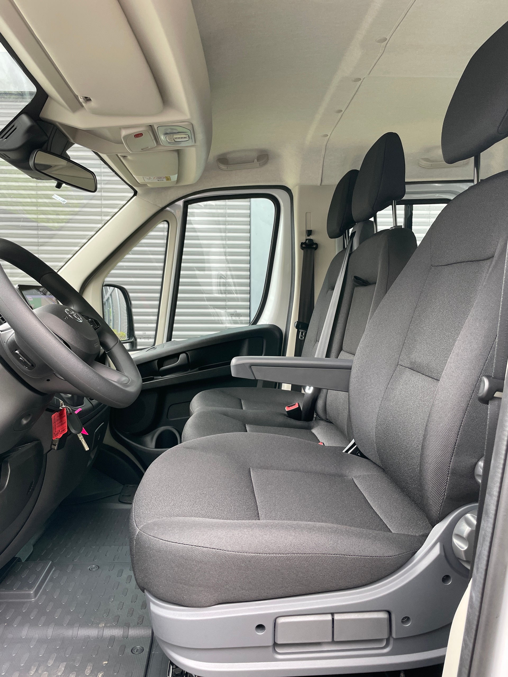 TOYOTA Proace MAX 2.2D DK Chassis HD Active 3,5t L3H1 Aut.-image-10