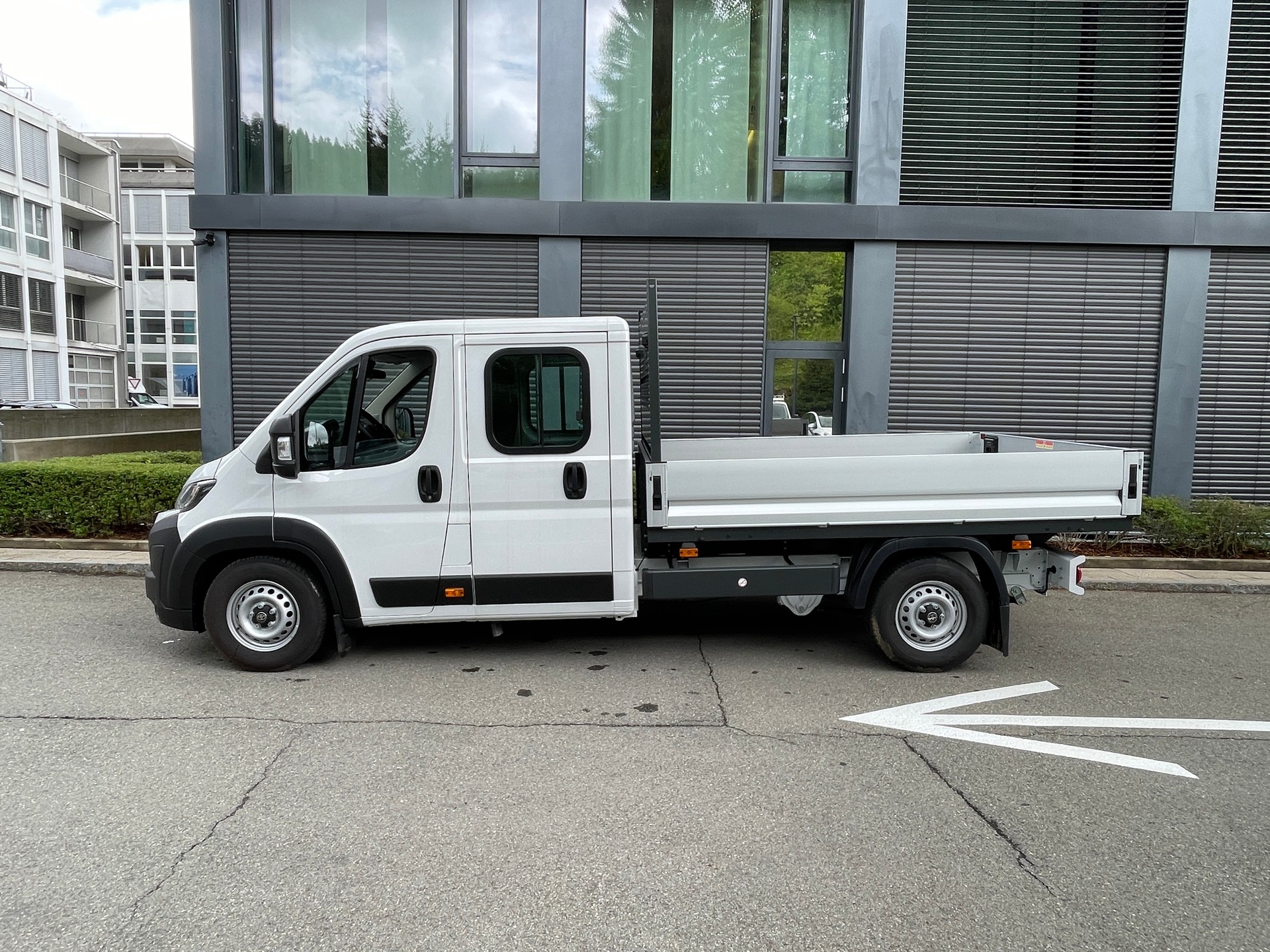 TOYOTA Proace MAX 2.2D DK Chassis HD Active 3,5t L3H1 Aut.-showroom-element-1