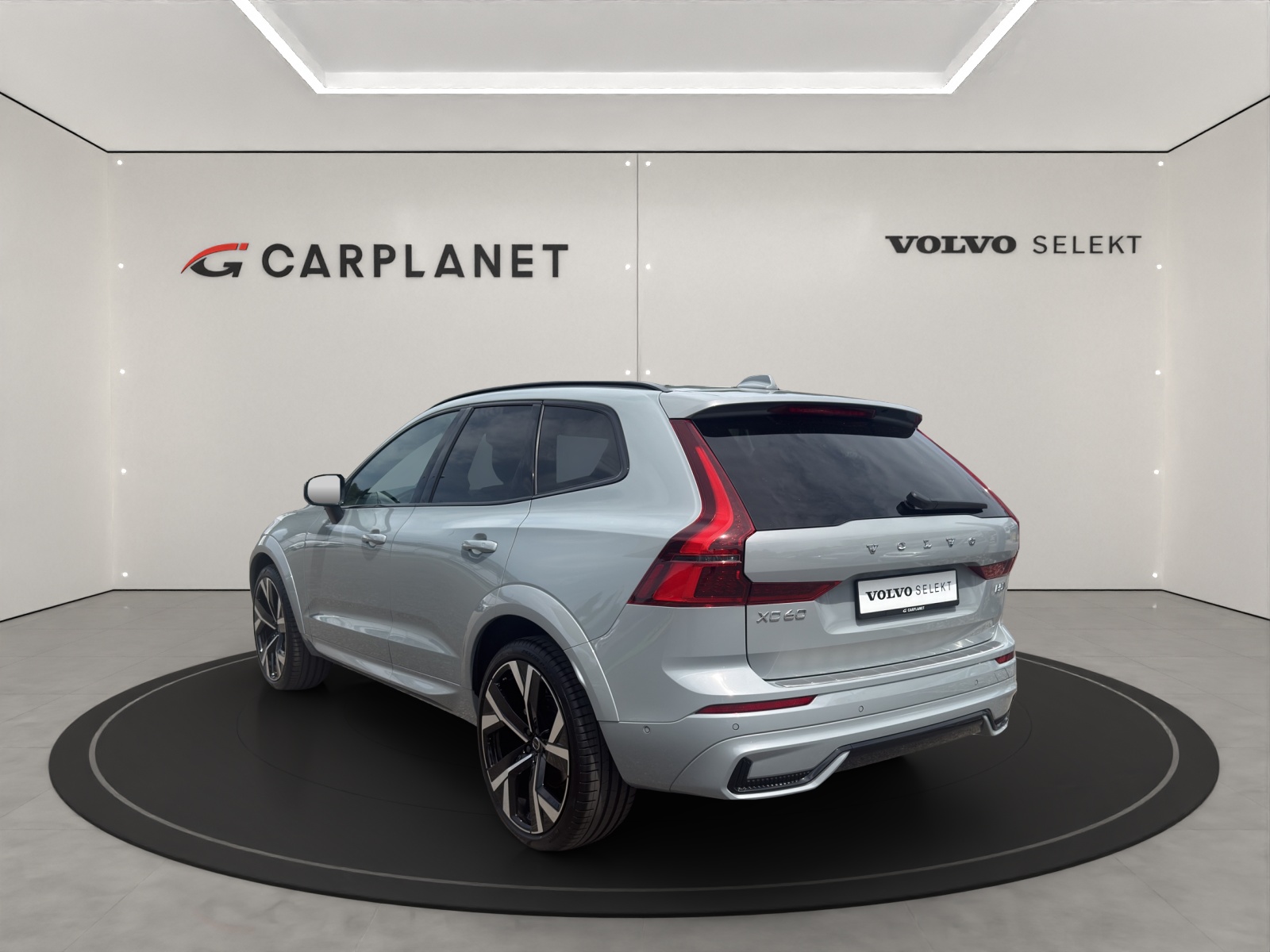 VOLVO XC60 2.0 B5 MH Plus Dark AWD-showroom-element-3