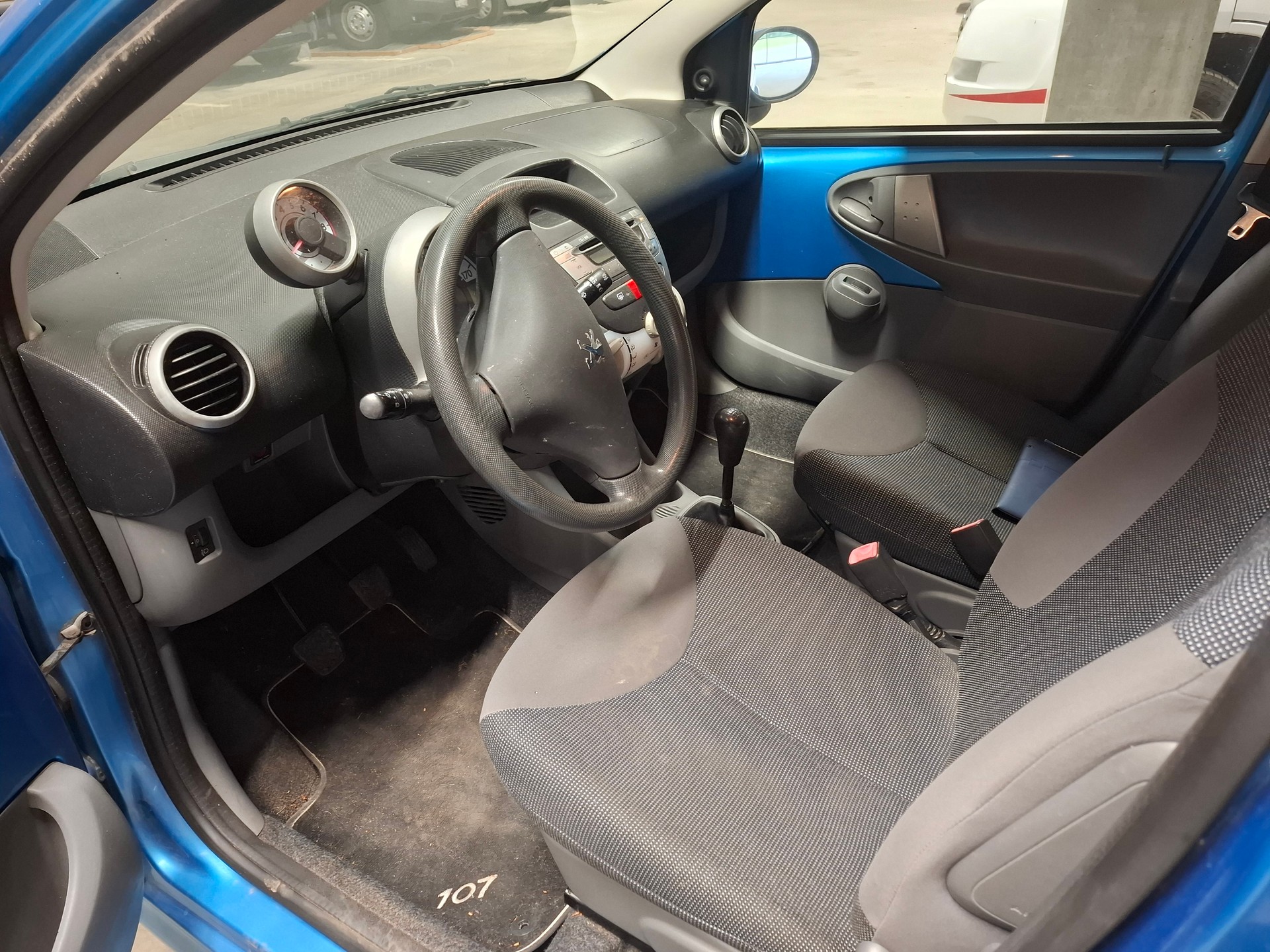 PEUGEOT 107 1.0 Trendy-image-4