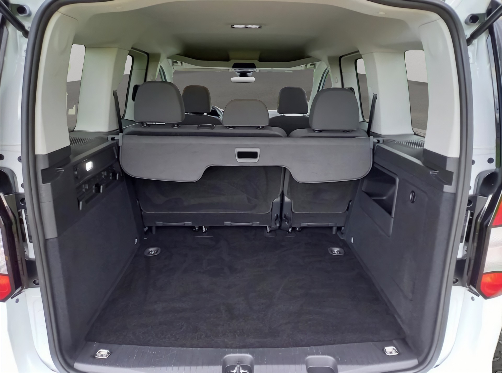 FORD Tourneo Connect 2.0 EcoBlue AWD Trend-image-14