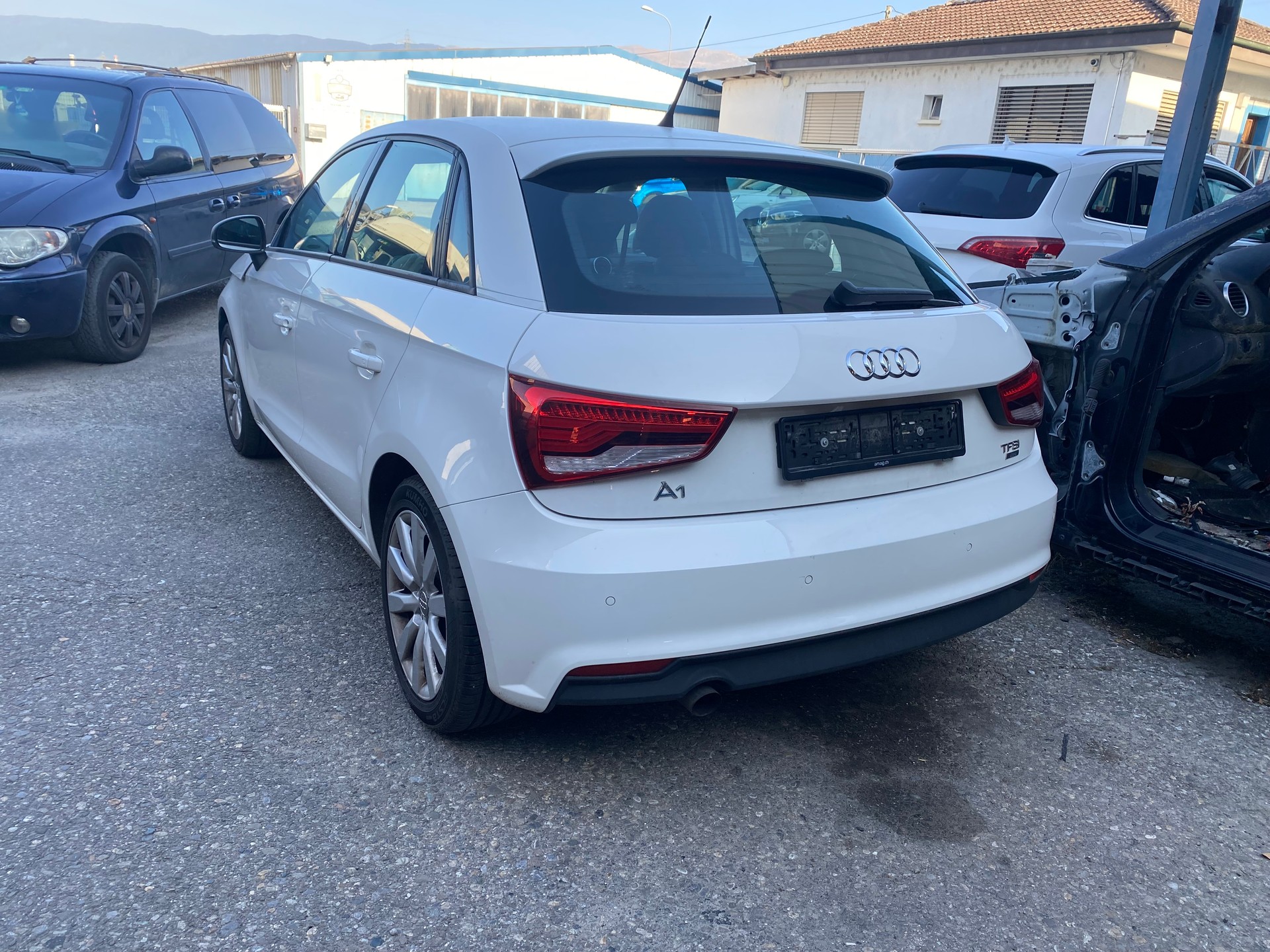 AUDI A1 Sportback 1.0 TFSI Sport-image-2