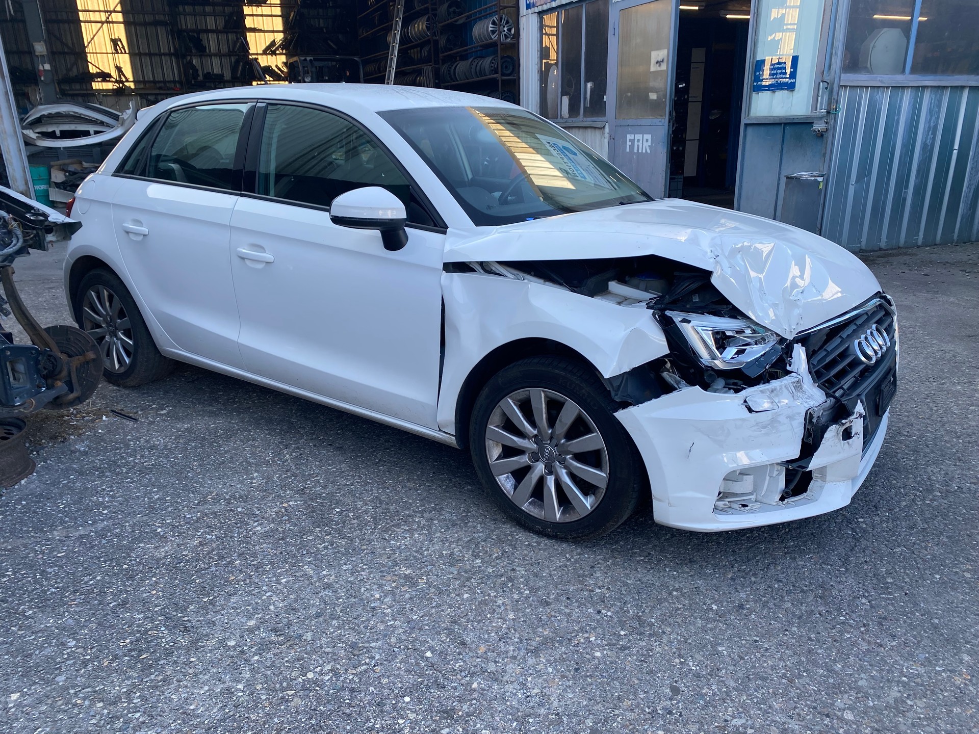 AUDI A1 Sportback 1.0 TFSI Sport-image-4