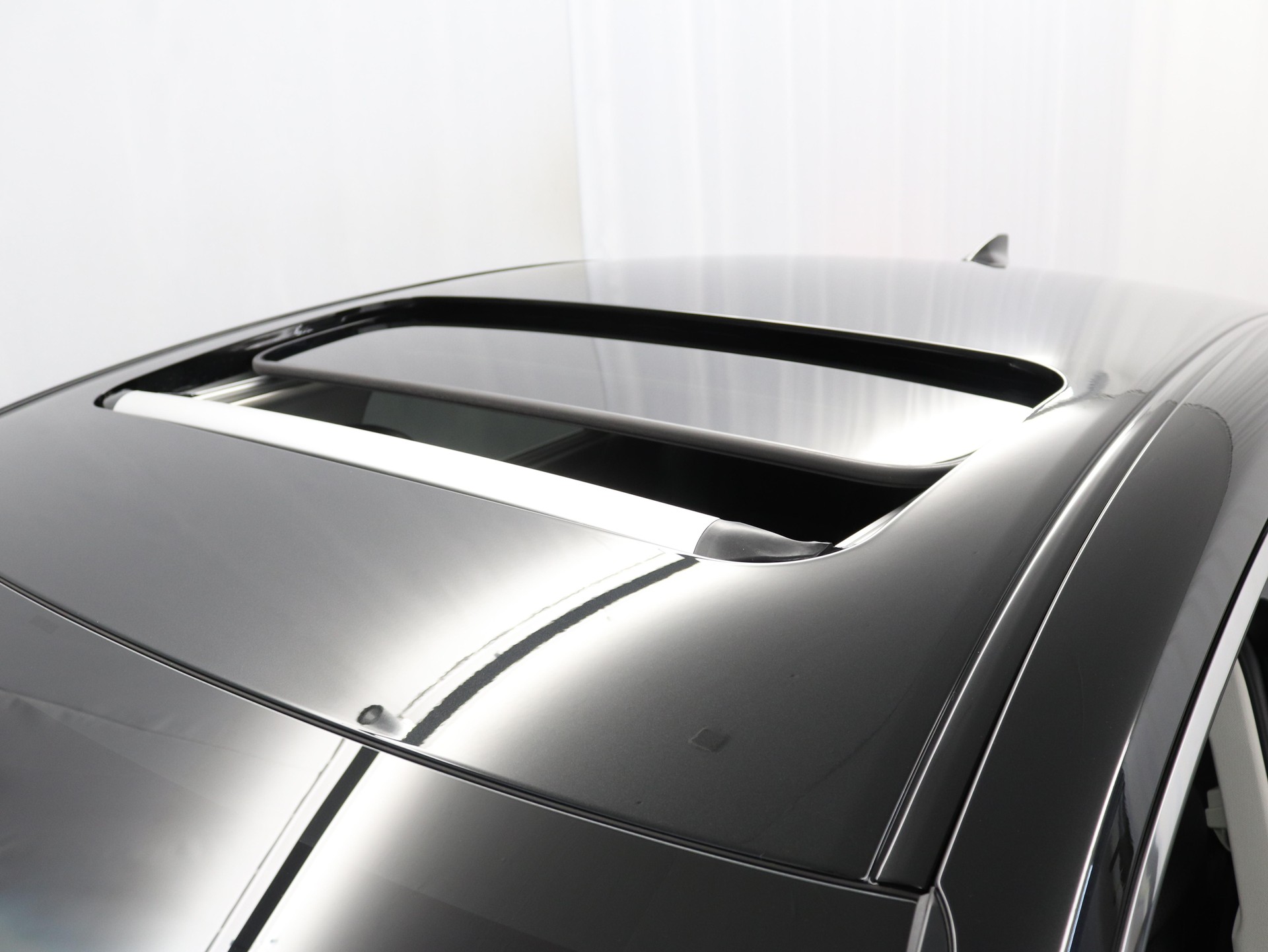 LEXUS ES 300h Excellence-image-12