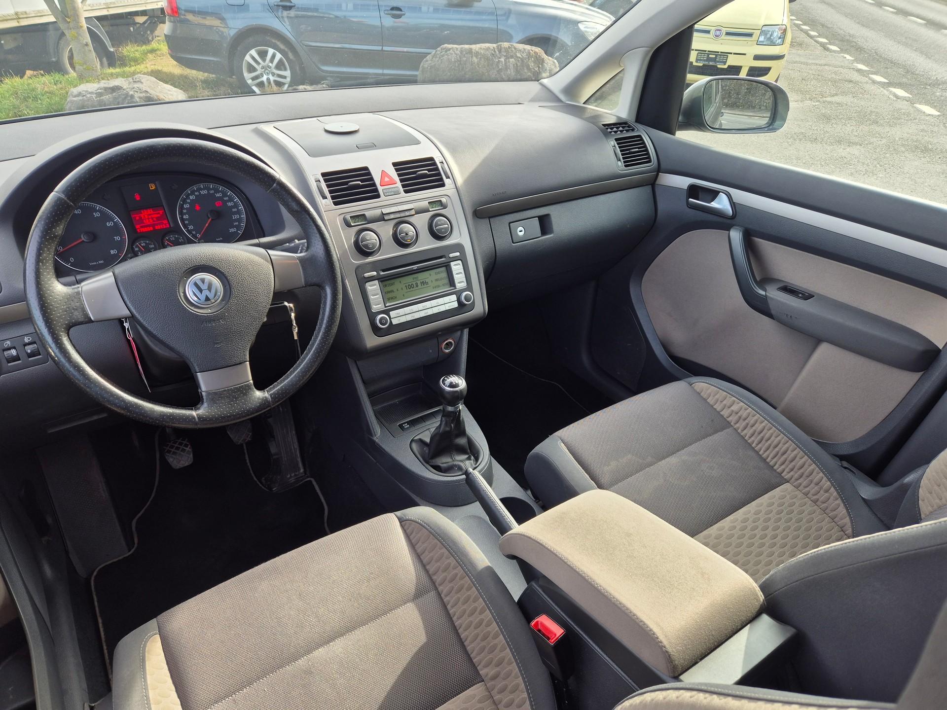 VW CrossTouran 1.4 TSI-image-5