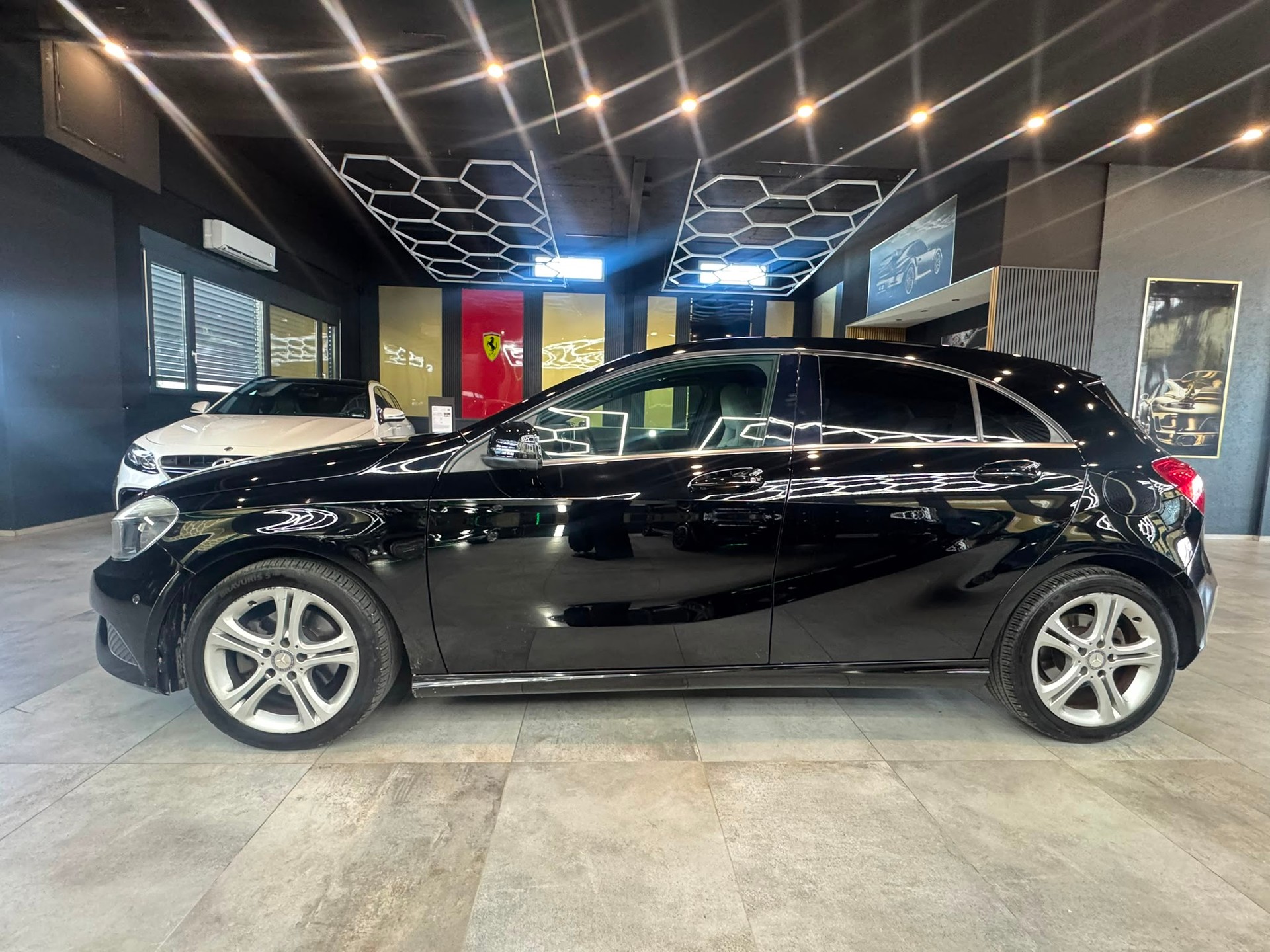MERCEDES-BENZ A 180 Urban-image-7