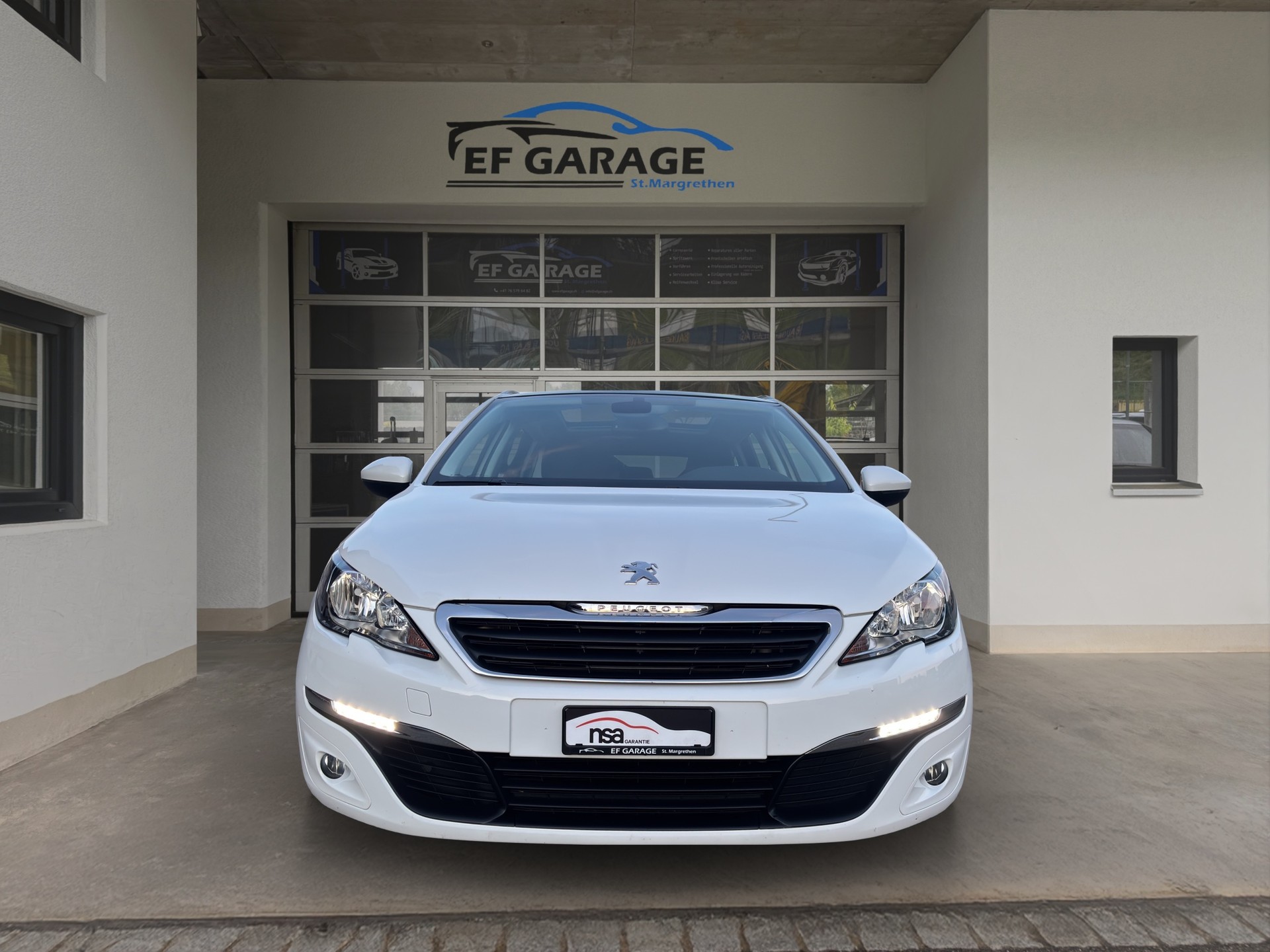 PEUGEOT 308 SW 1.6 BlueHDI Active Automatic-showroom-element-1