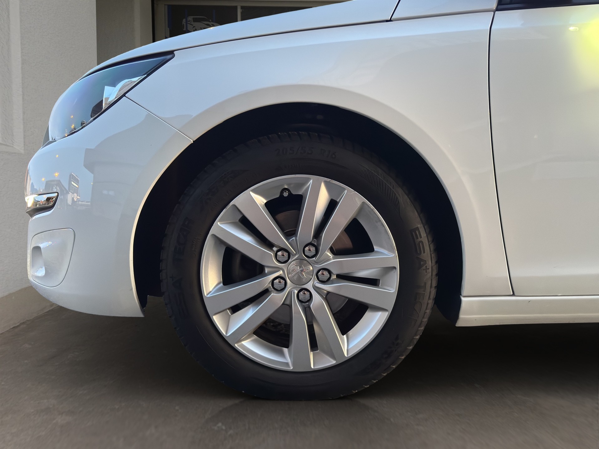 PEUGEOT 308 SW 1.6 BlueHDI Active Automatic-image-23