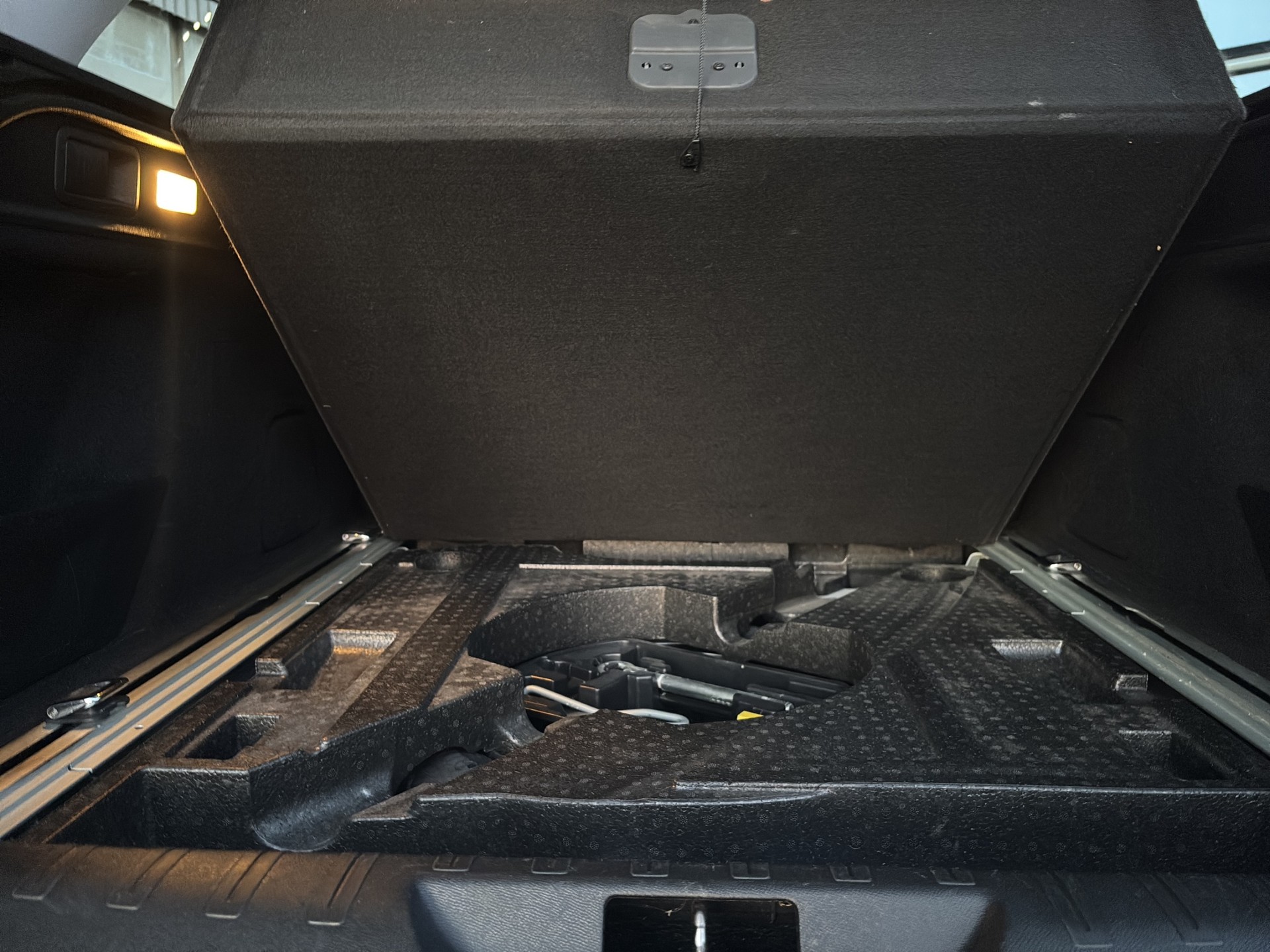 PEUGEOT 308 SW 1.6 BlueHDI Active Automatic-image-11