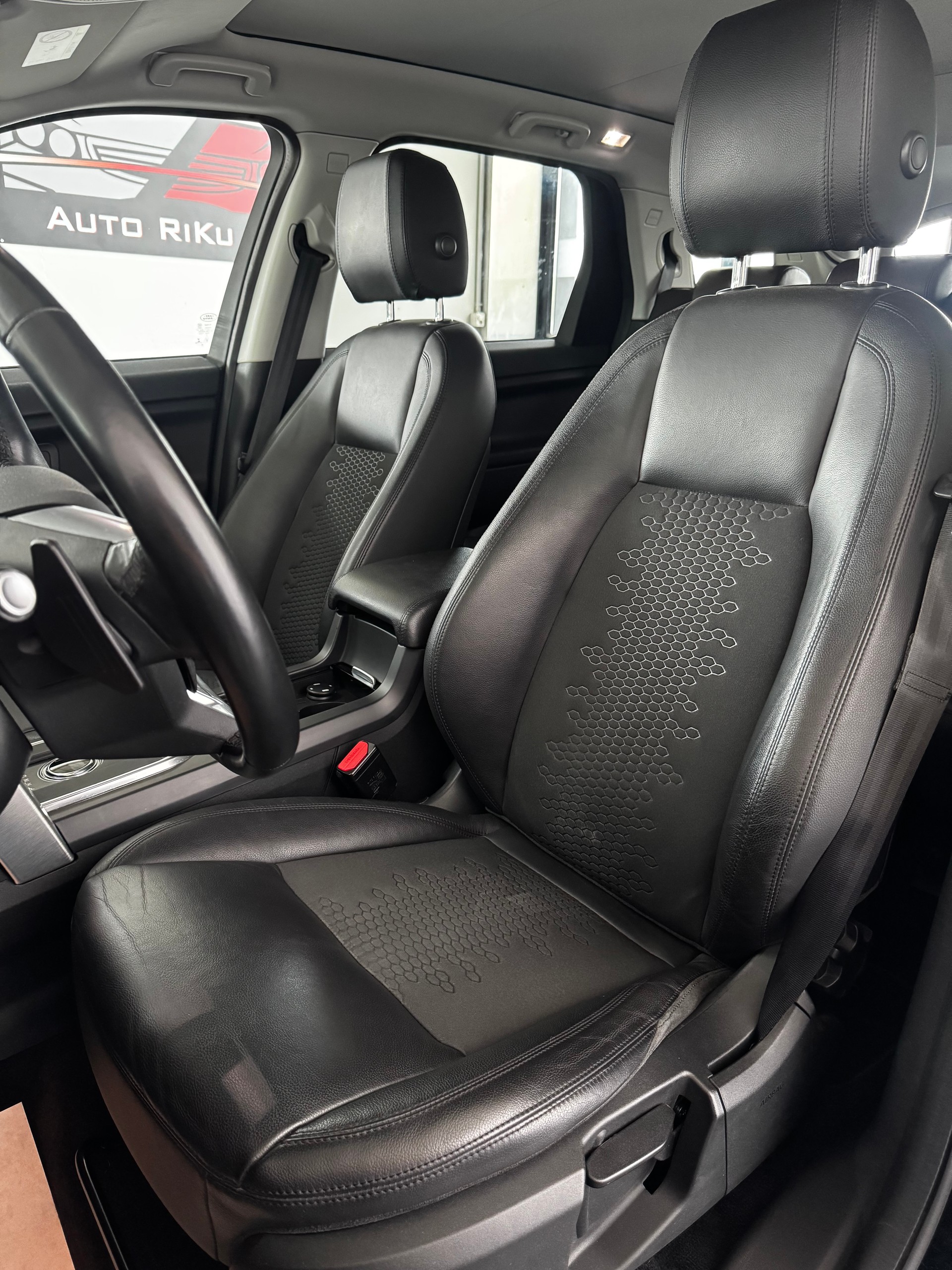 LAND ROVER Discovery Sport 2.0 Si4 Pure AT9-image-13