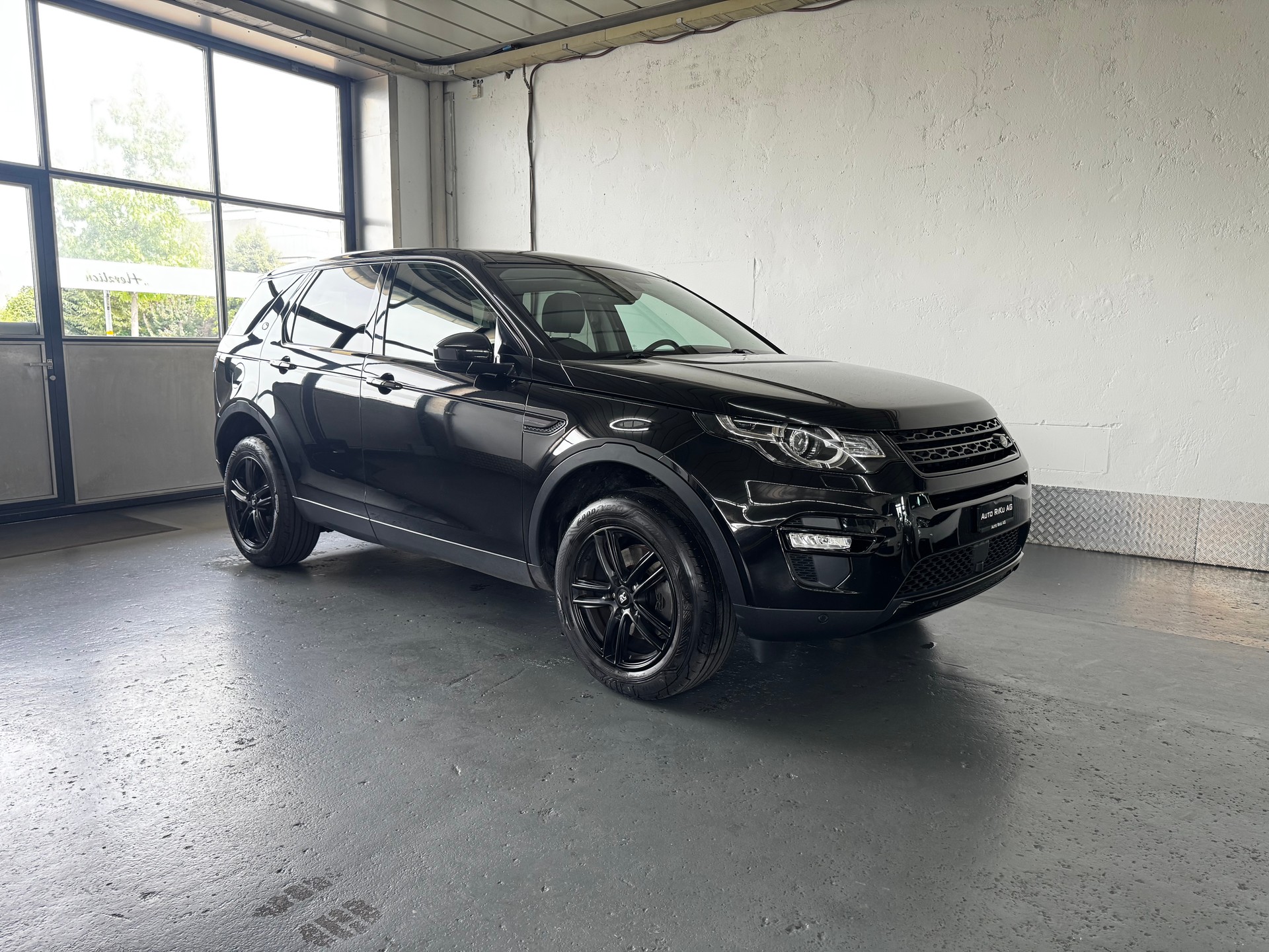 LAND ROVER Discovery Sport 2.0 Si4 Pure AT9-showroom-element-1