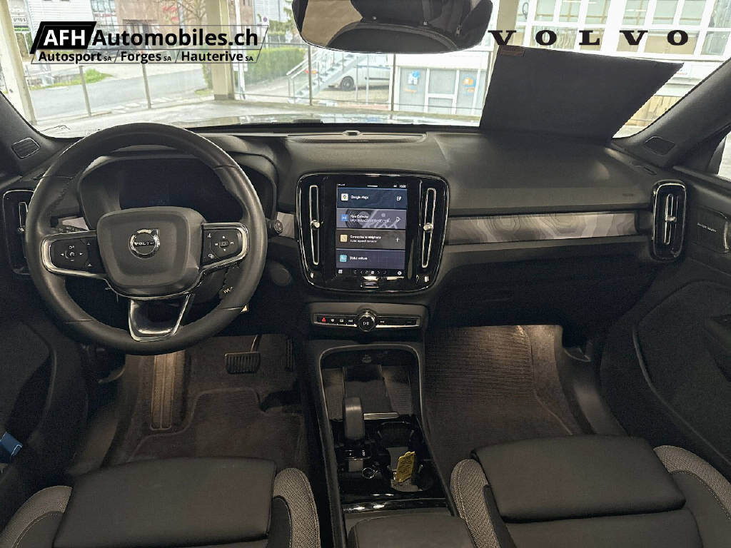 VOLVO XC40 P8 Twin Ultimate AWD-image-17