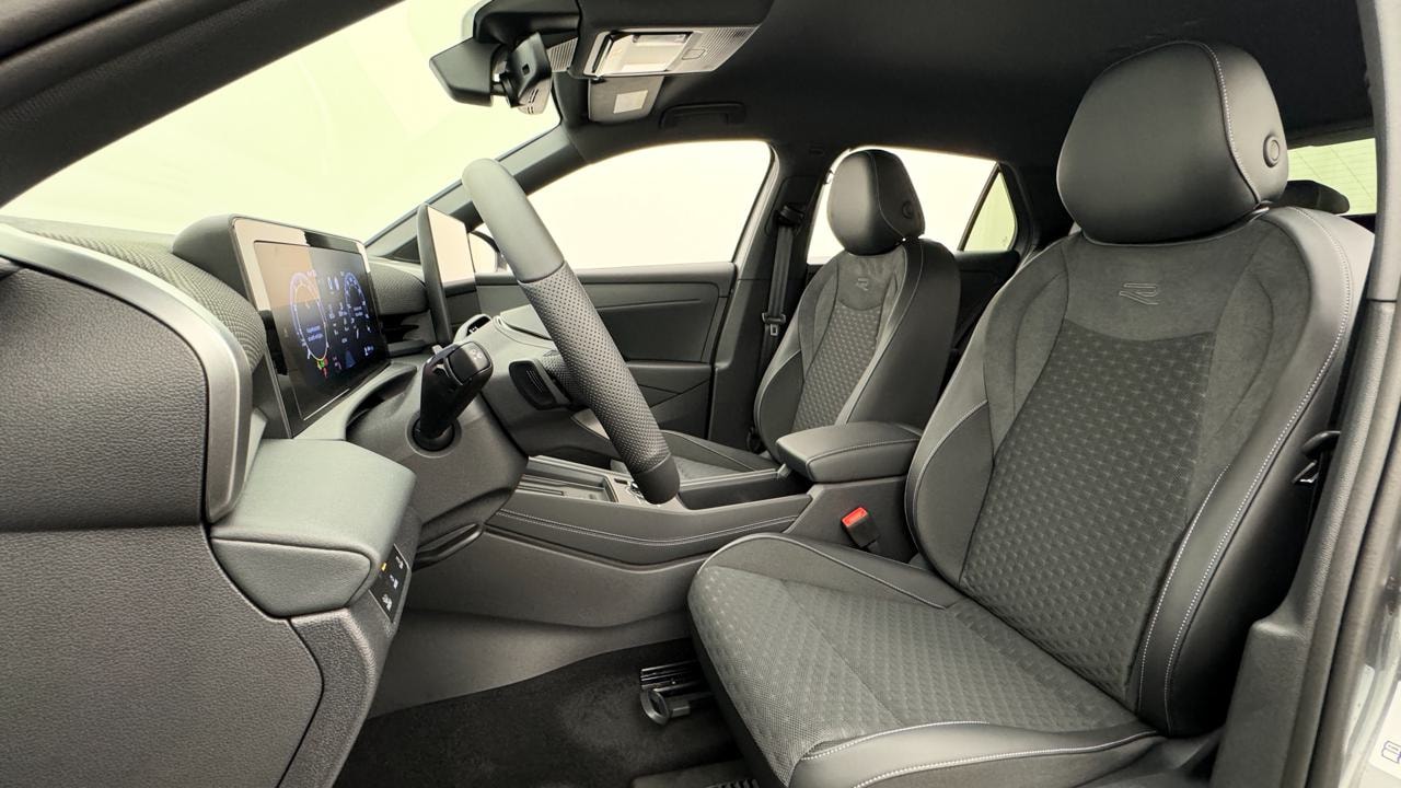 VW T-Roc 1.5 eTSI mHEV R-Line DSG-image-4
