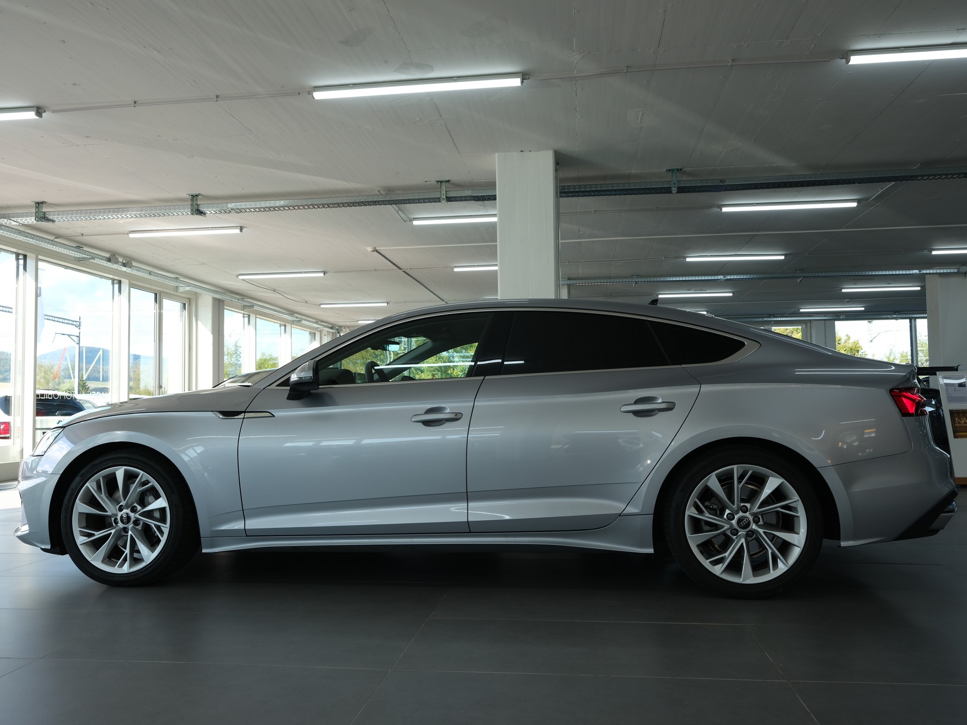 AUDI A5 Sportback 35 TDI S-Line S-tronic *Carplay* *S-Line* *Rückfahrkamera*-image-6