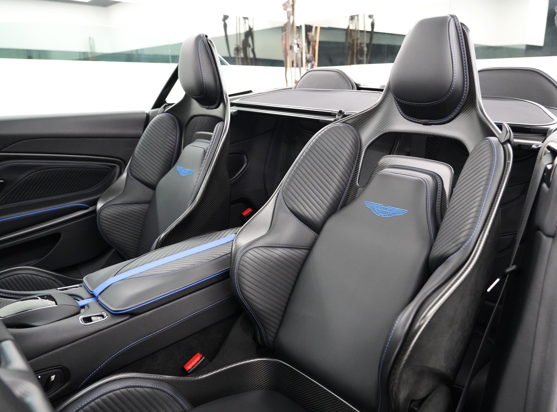 ASTON MARTIN DBS 770 Volante-image-10