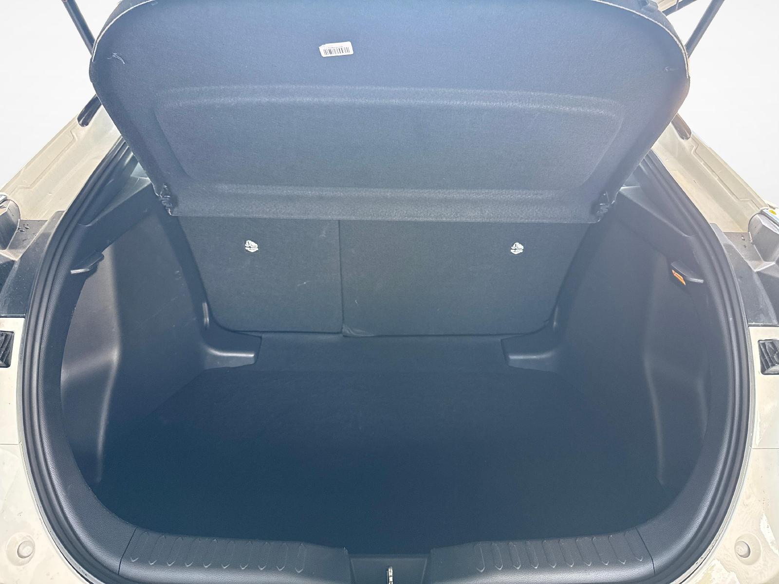 TOYOTA C-HR 1.8 HEV Comfort-image-11