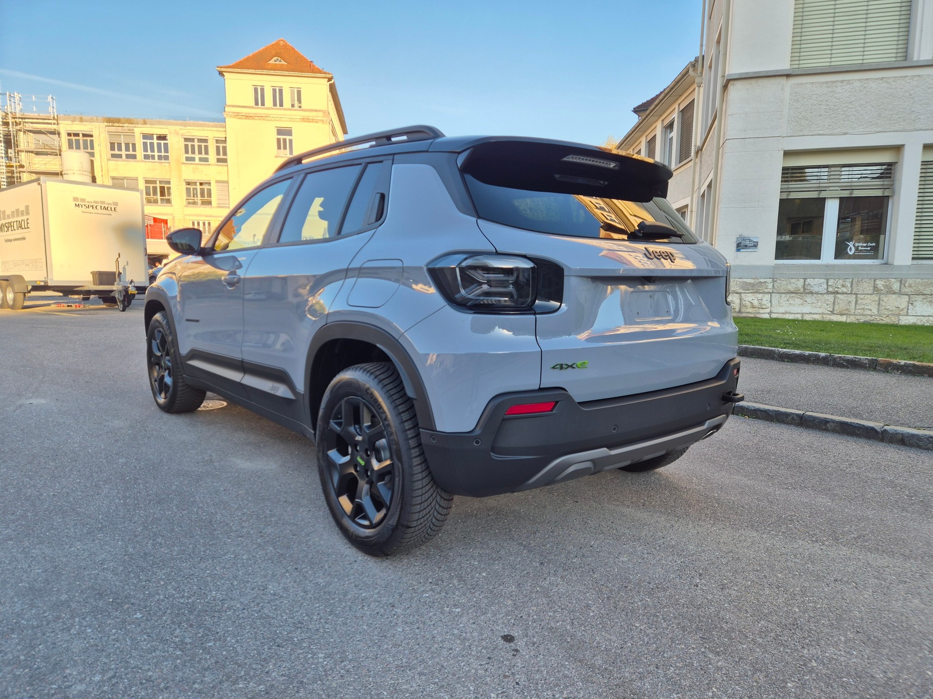 JEEP Avenger 1.2 Turbo MHEV Overland Leather 4xe-showroom-element-2