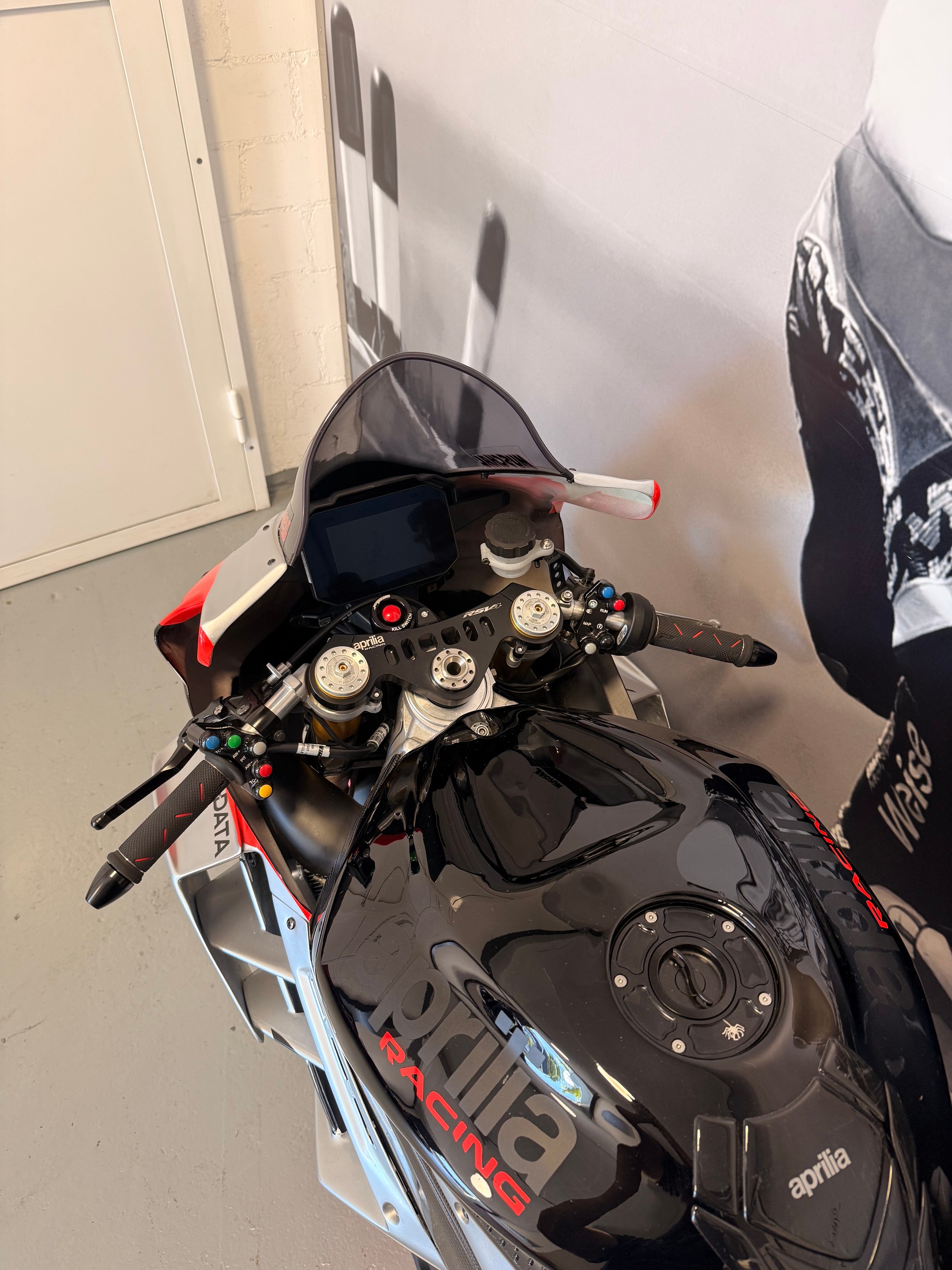 APRILIA RSV4 Factory Stock 1-image-7