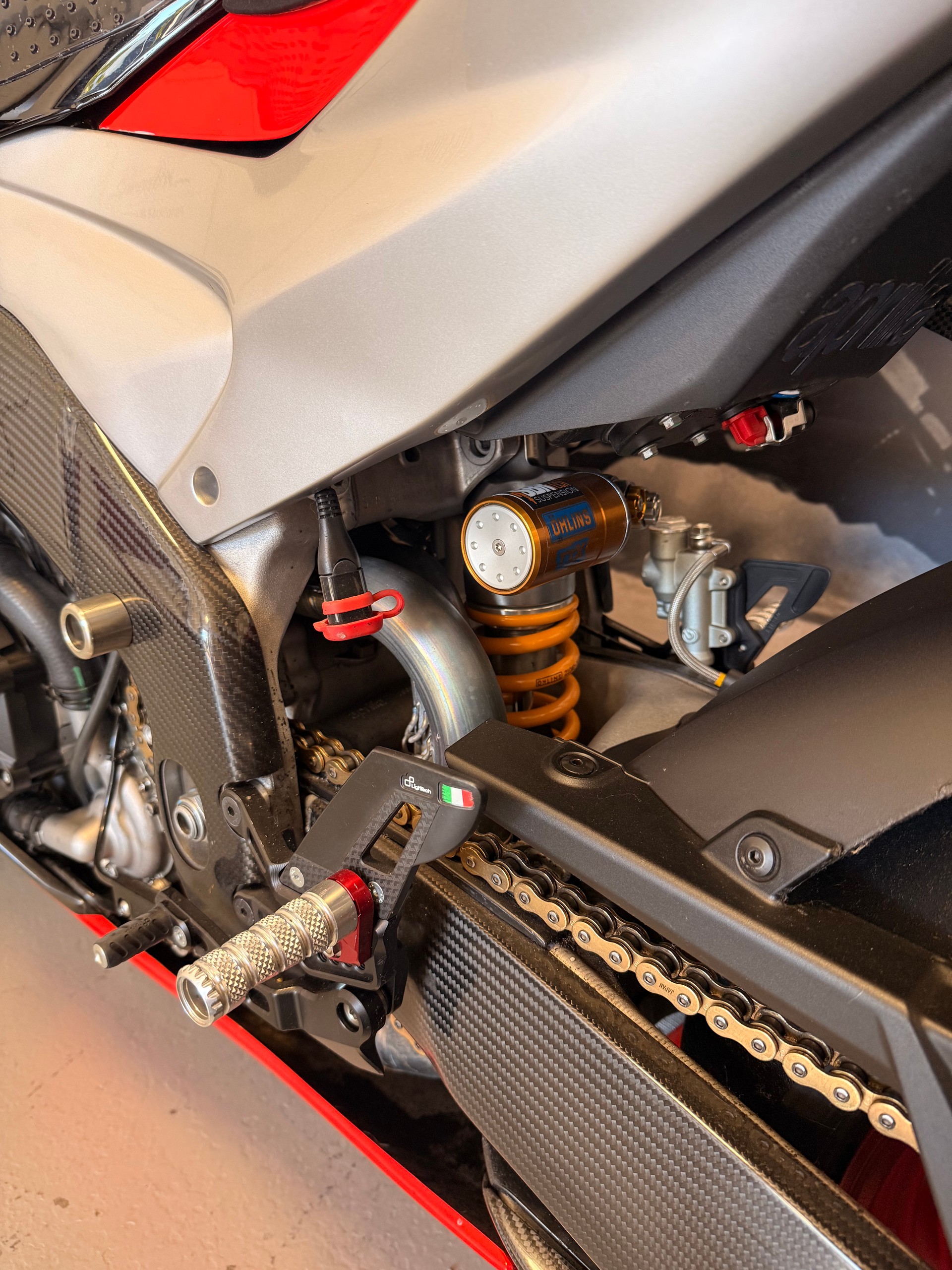 APRILIA RSV4 Factory Stock 1-image-8