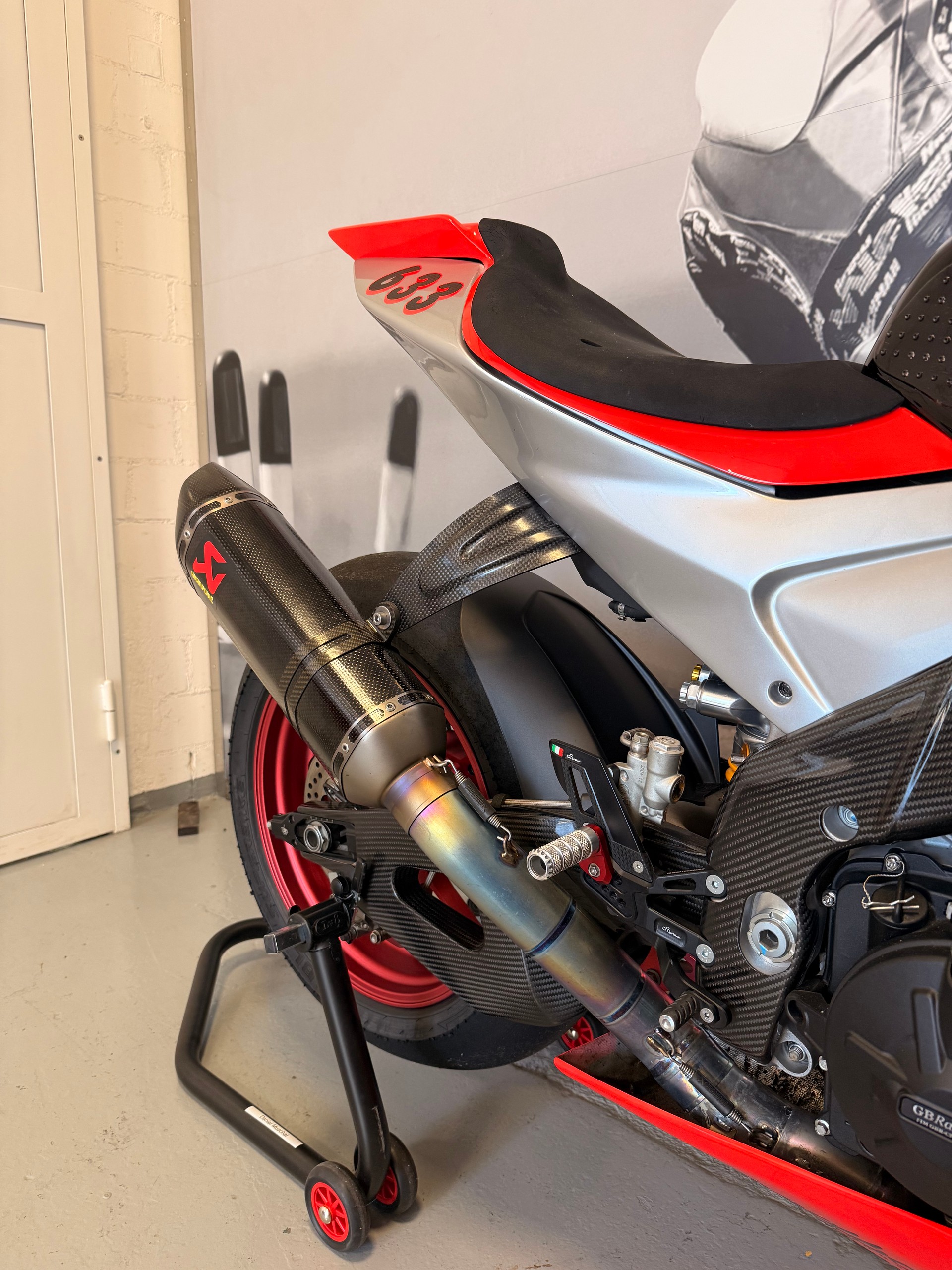 APRILIA RSV4 Factory Stock 1-image-9